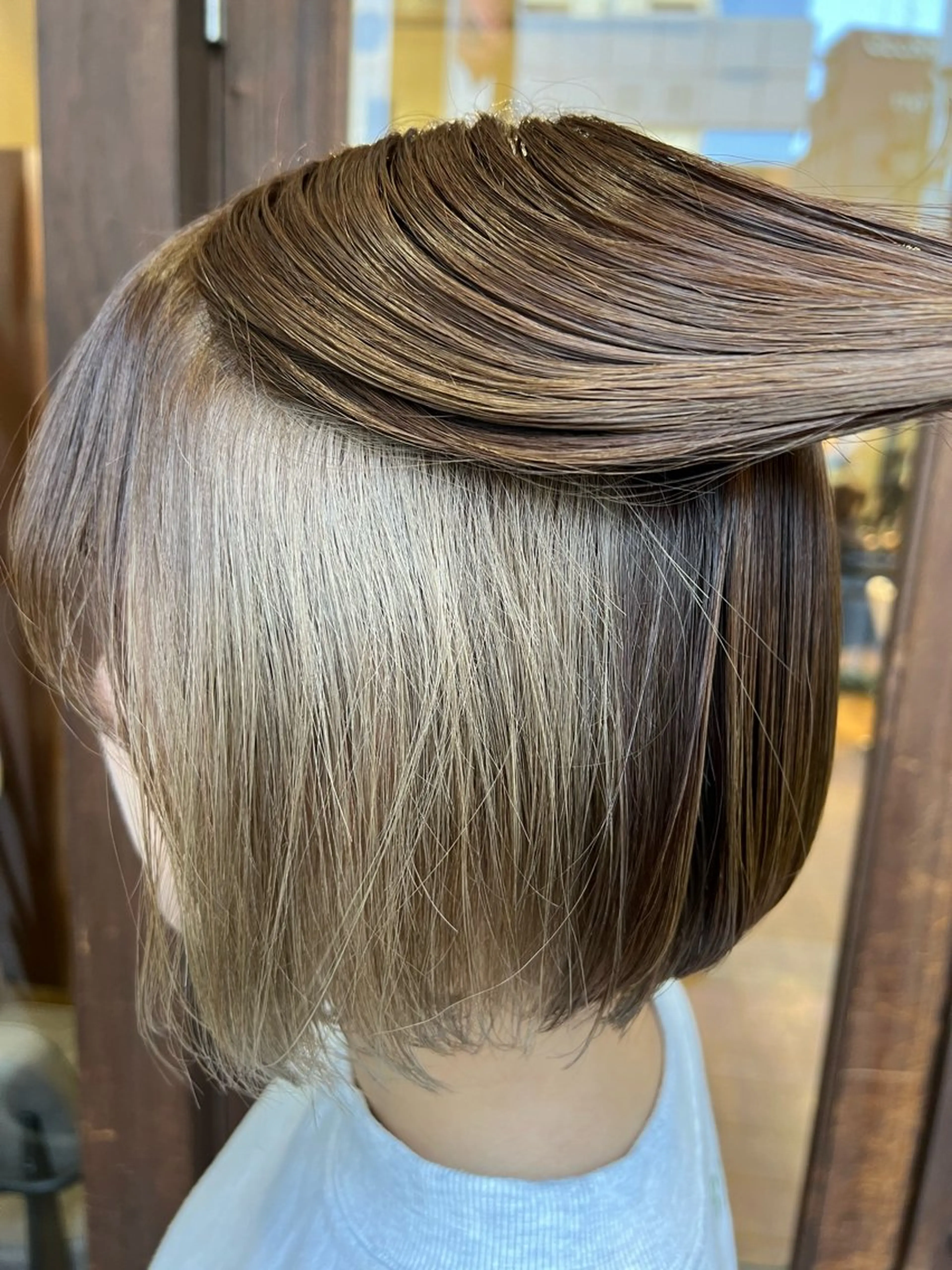 ショート カラー ブリーチカラー🦖 岡部木乃夏のヘアスタイル