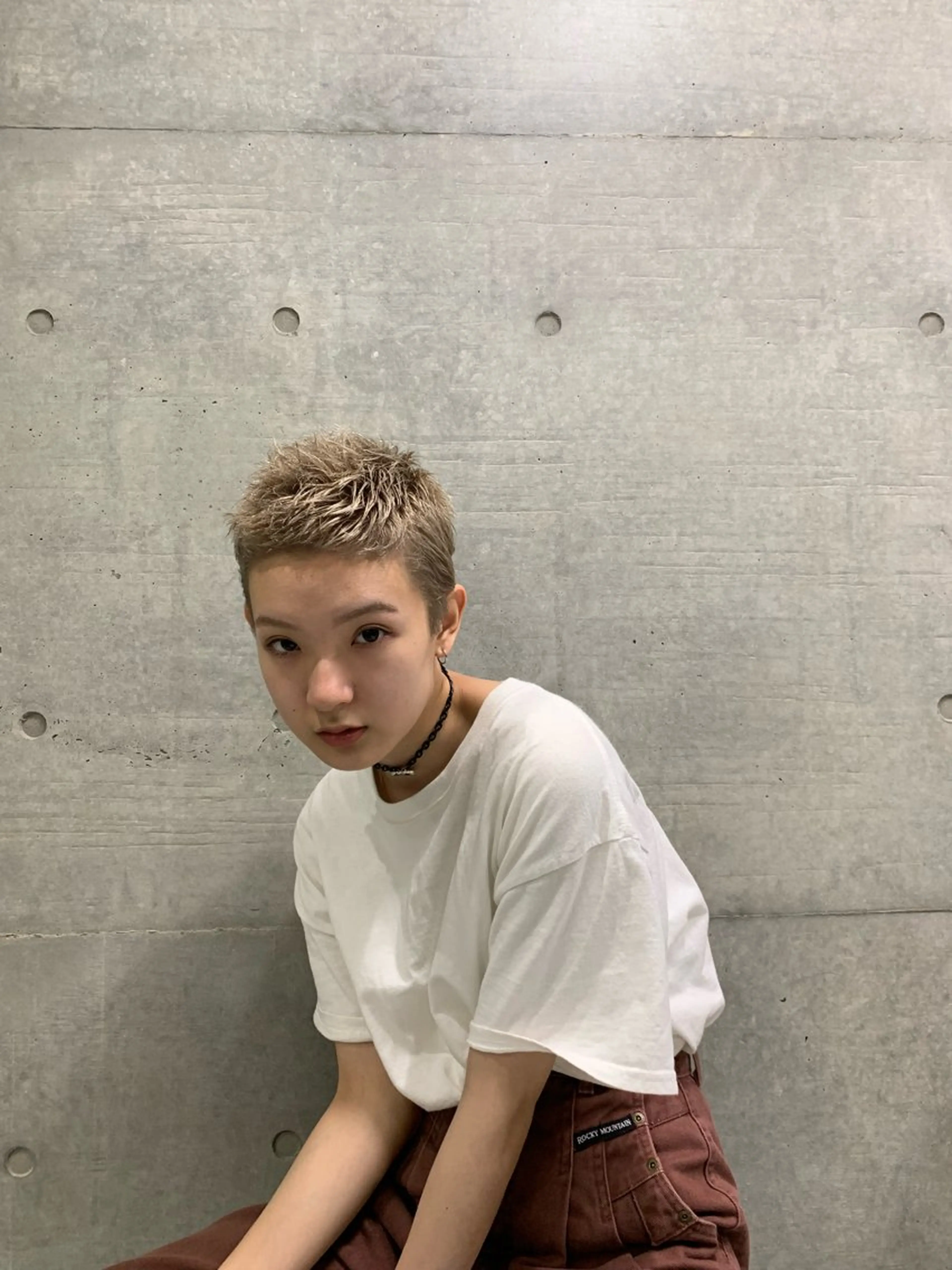 セミロング カラー ベージュカラー ブリーチ ヘアカラー トリートメント THE./ブリーチ 透感カラー/髪質改善のヘアスタイル