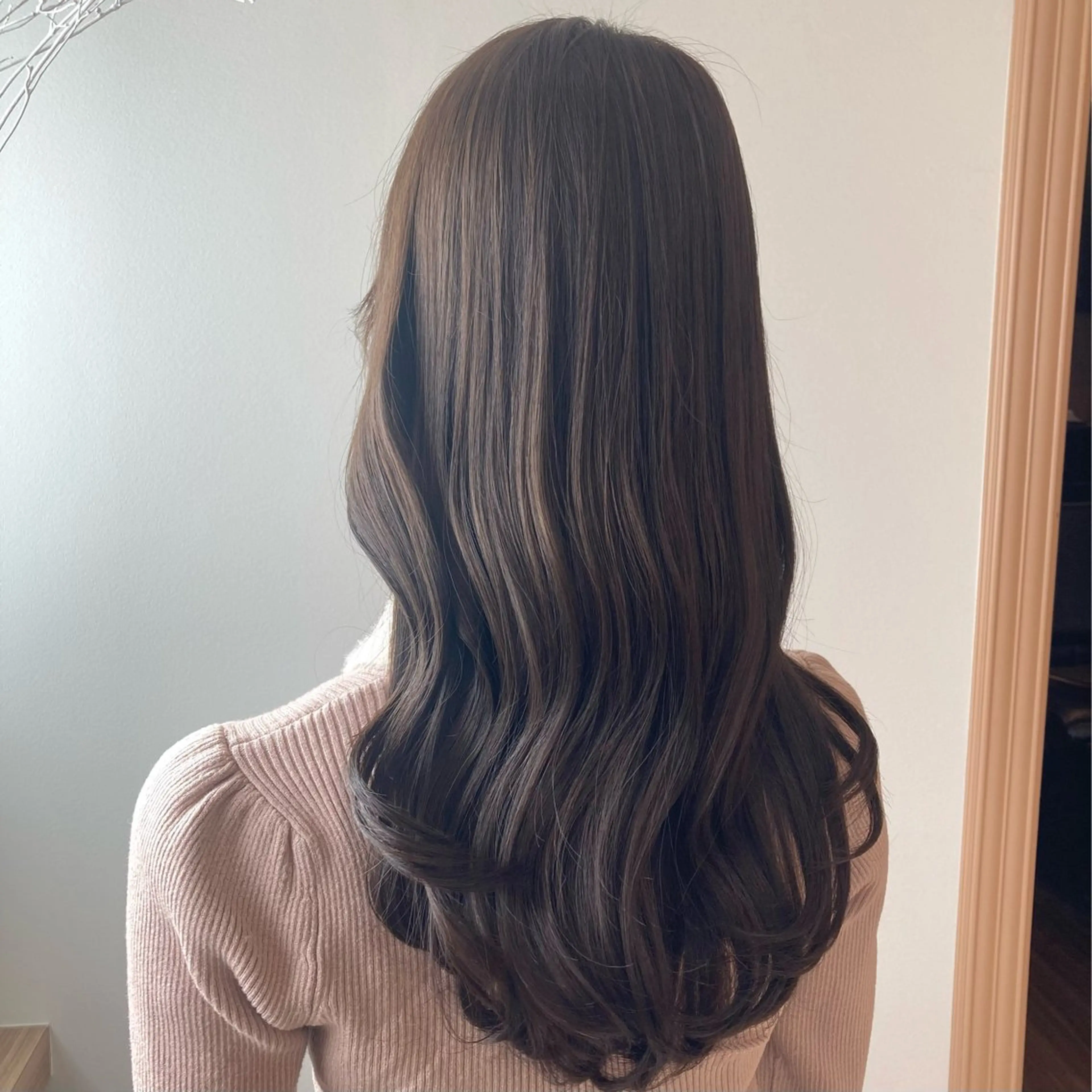 ロング 🫧ベージュカラー 🫧吉田奈央のヘアスタイル