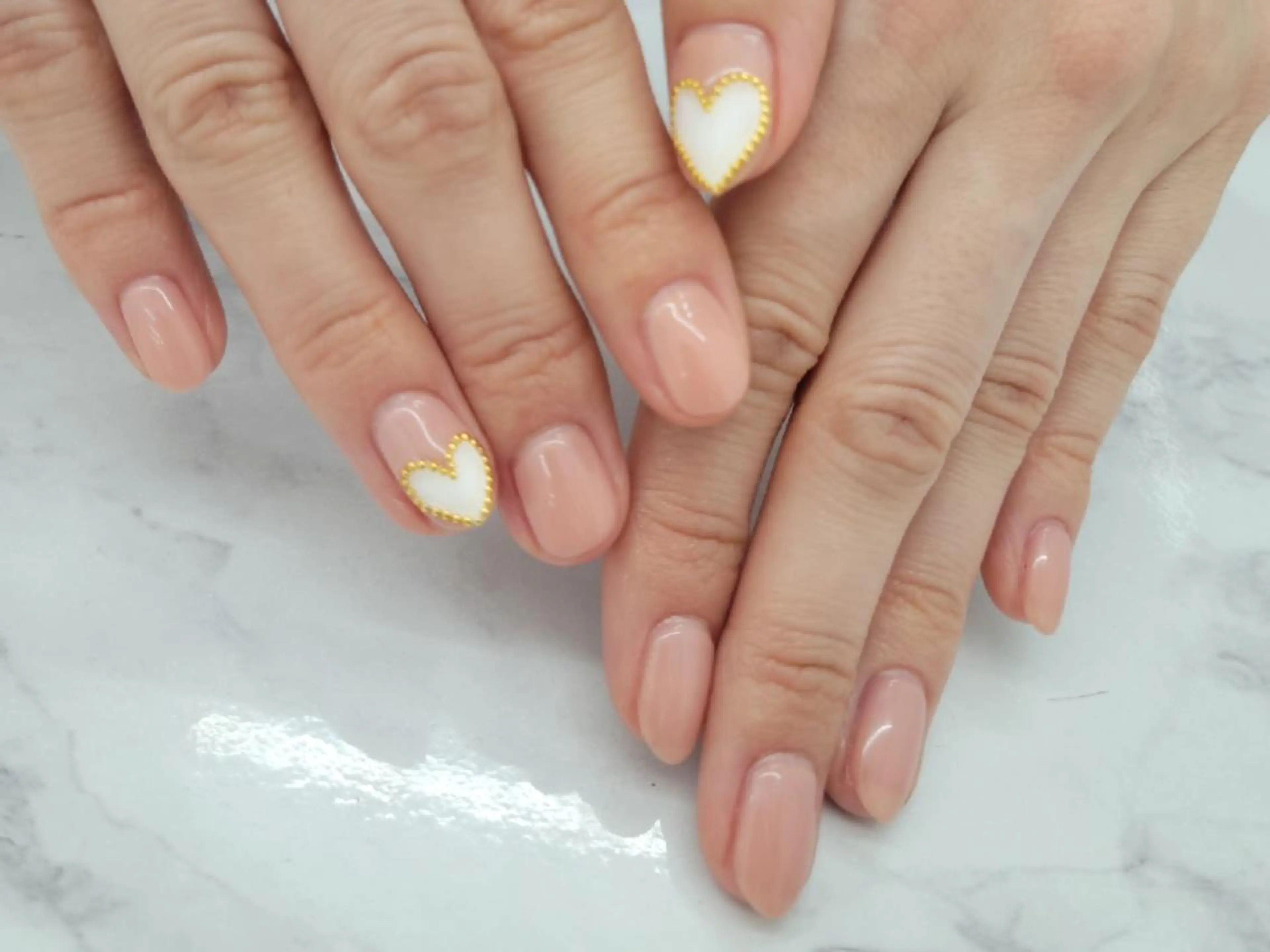 ネイル ジェルネイル ハート ワンカラーネイル パラジェル WHITELY みどりのネイルデザイン