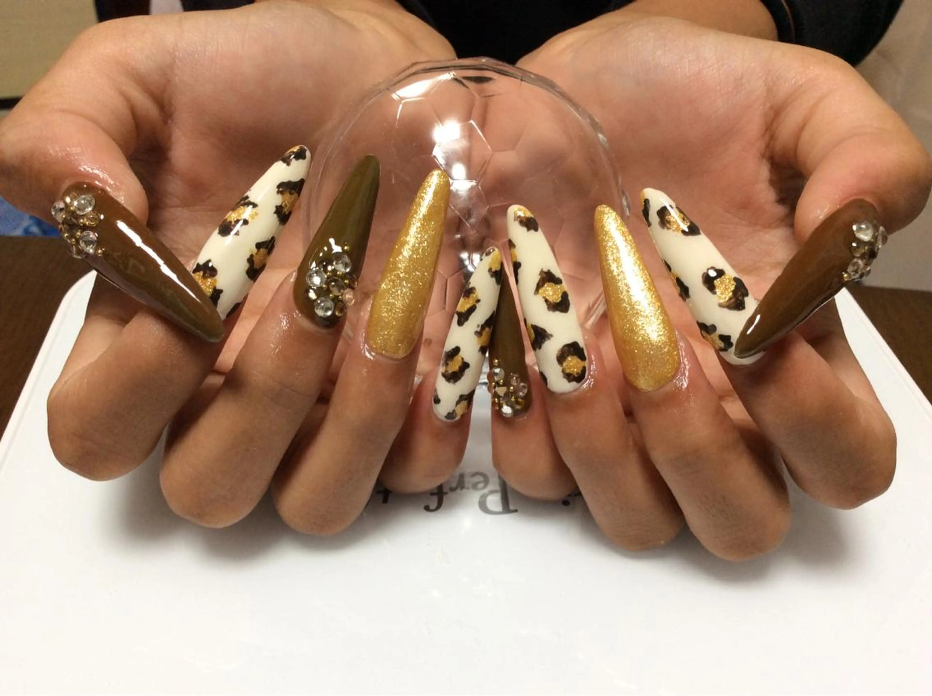 ネイル アニマル柄 フラワー ムーンのネイルデザイン