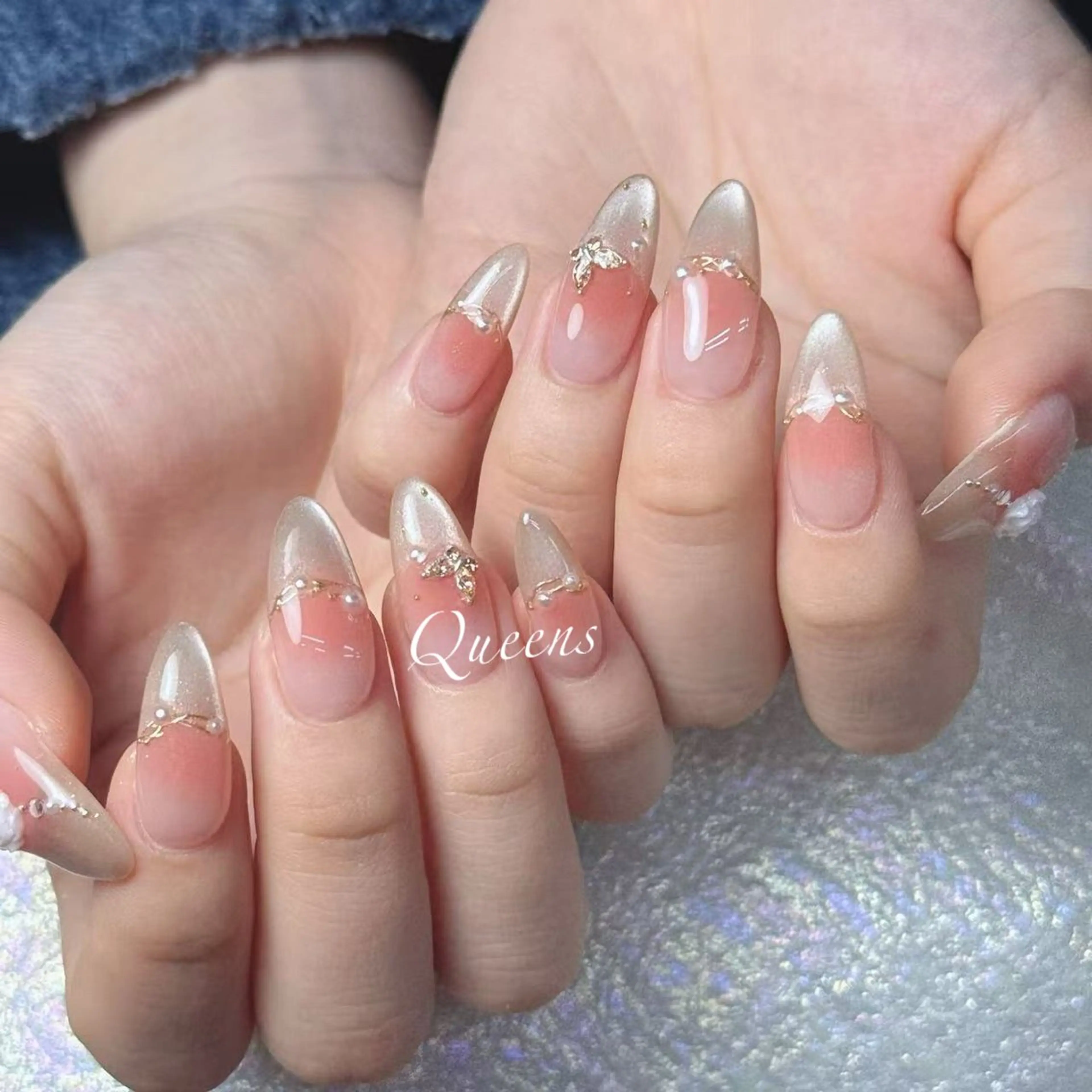 ネイル ハンドネイル Queens テイのネイルデザイン