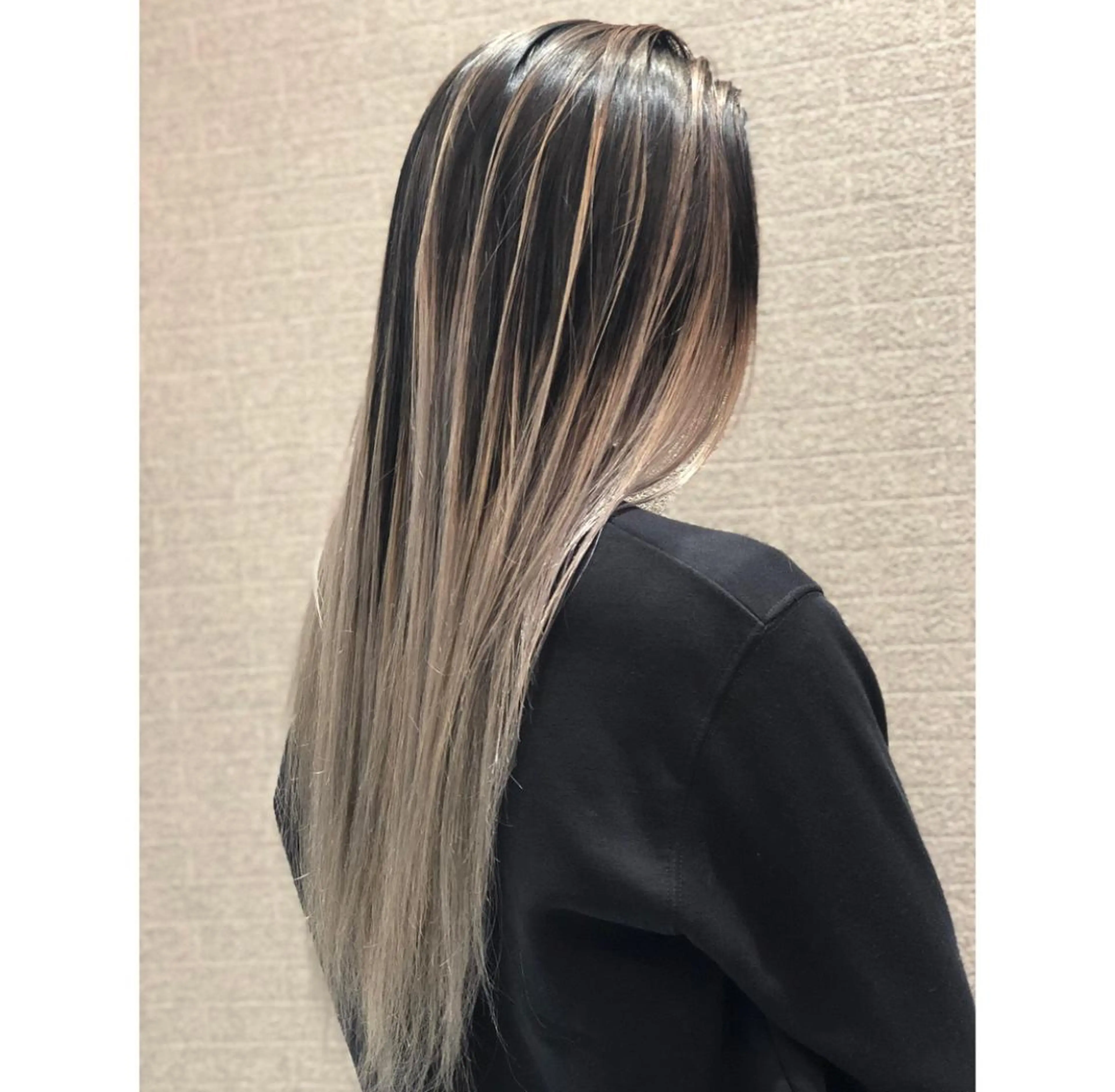 ロング カラー ヘアアレンジ バレイヤージュ デザインカラー グラデーションカラー ハイライトカラー ハイトーンカラー アンドウ ユウ/ レイヤーカット/韓国のヘアスタイル