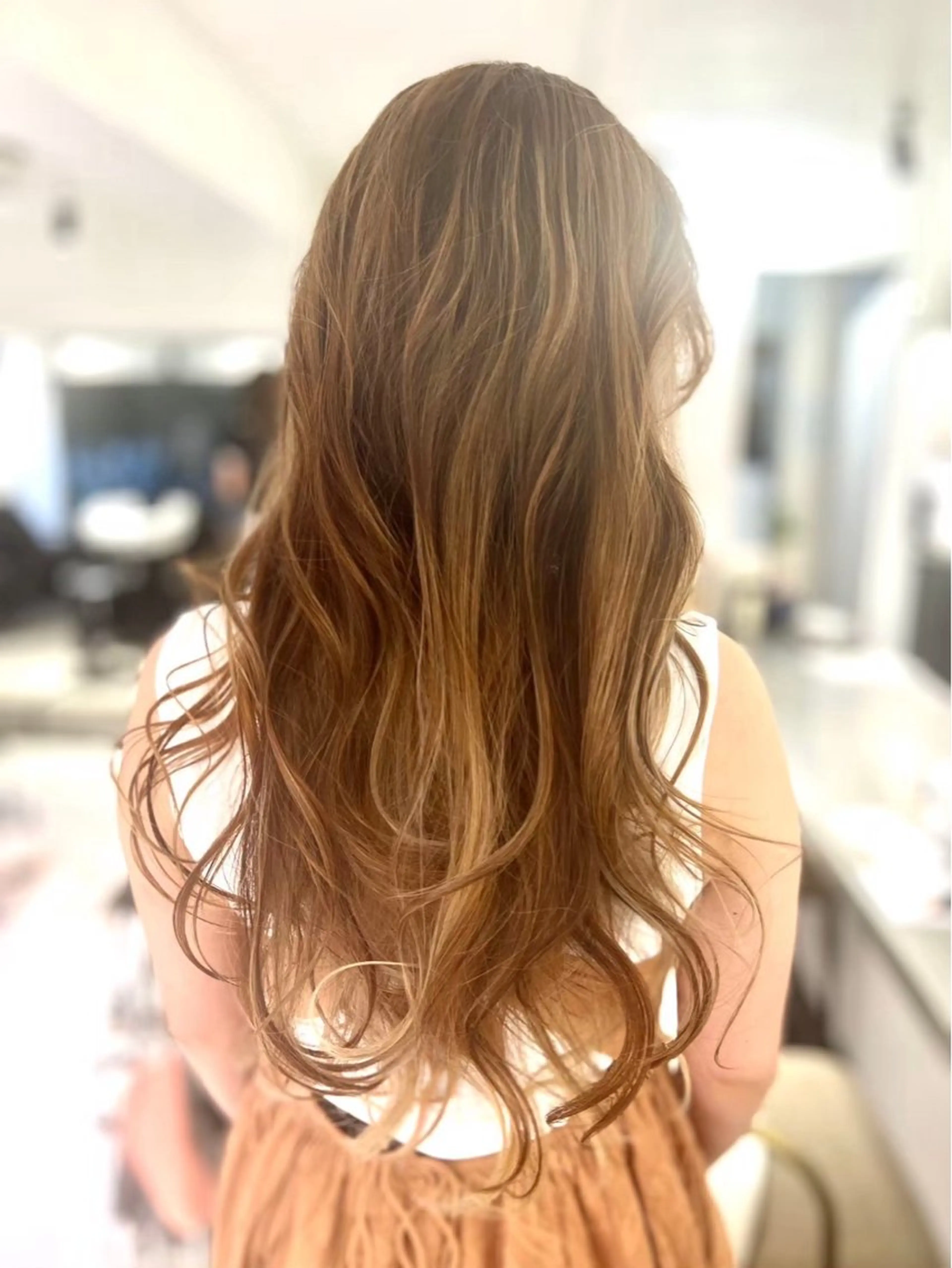 カラー UNBIRTHDAY Erenaのヘアスタイル