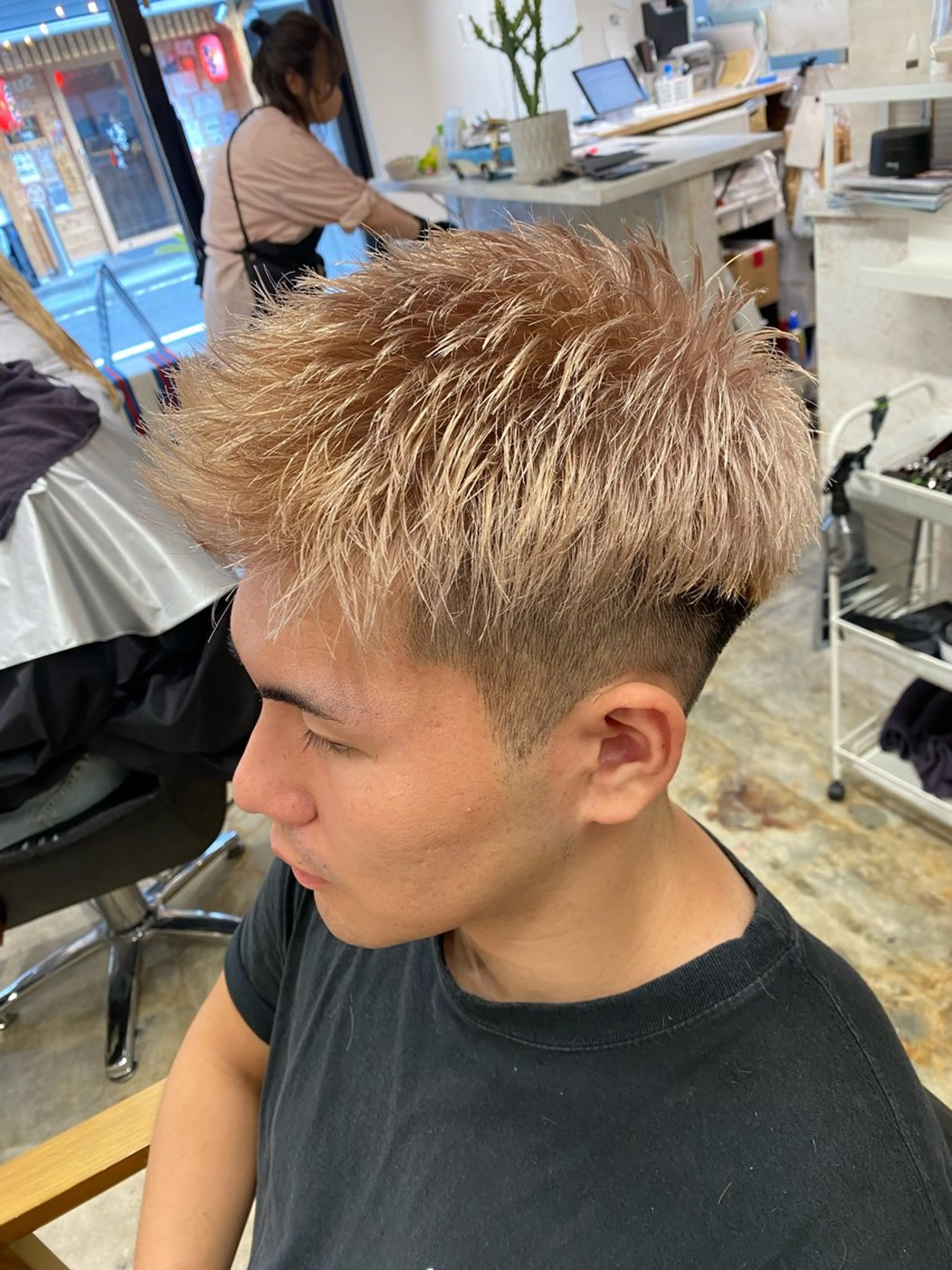 カラー メンズ フェザーパーマ メンズパーマ スパイキーショート メンズツイストパーマ 波巻きパーマ カット ヘアカラー トリートメント ヘアセット 🌴パーマオタク🌴 長谷川　諒佑🌈のヘアスタイル