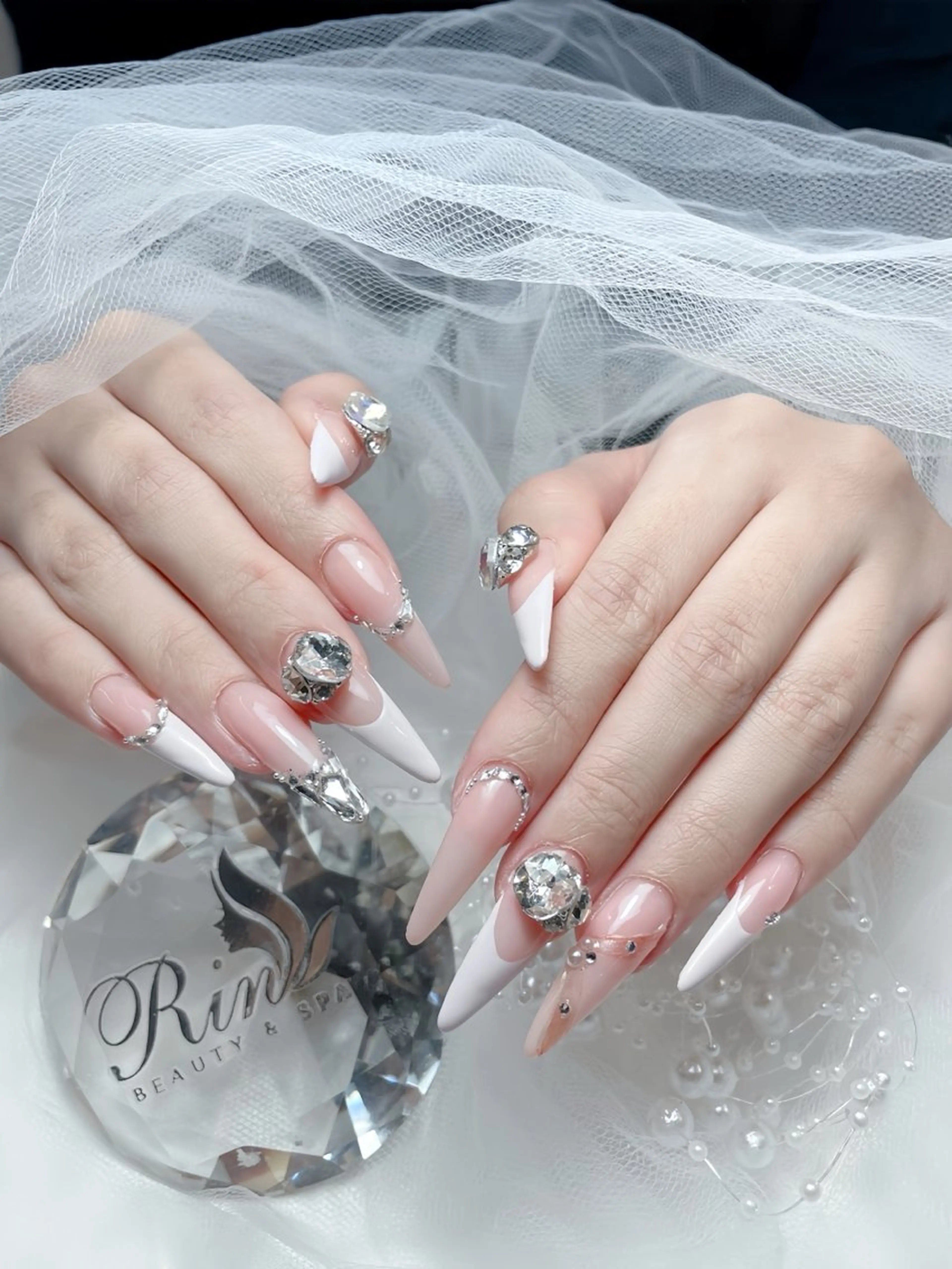 ネイル アートネイル チークネイル ジェルネイル ロングネイル マグネットネイル ハンドネイル Rin Nail 新大久保店のネイルデザイン