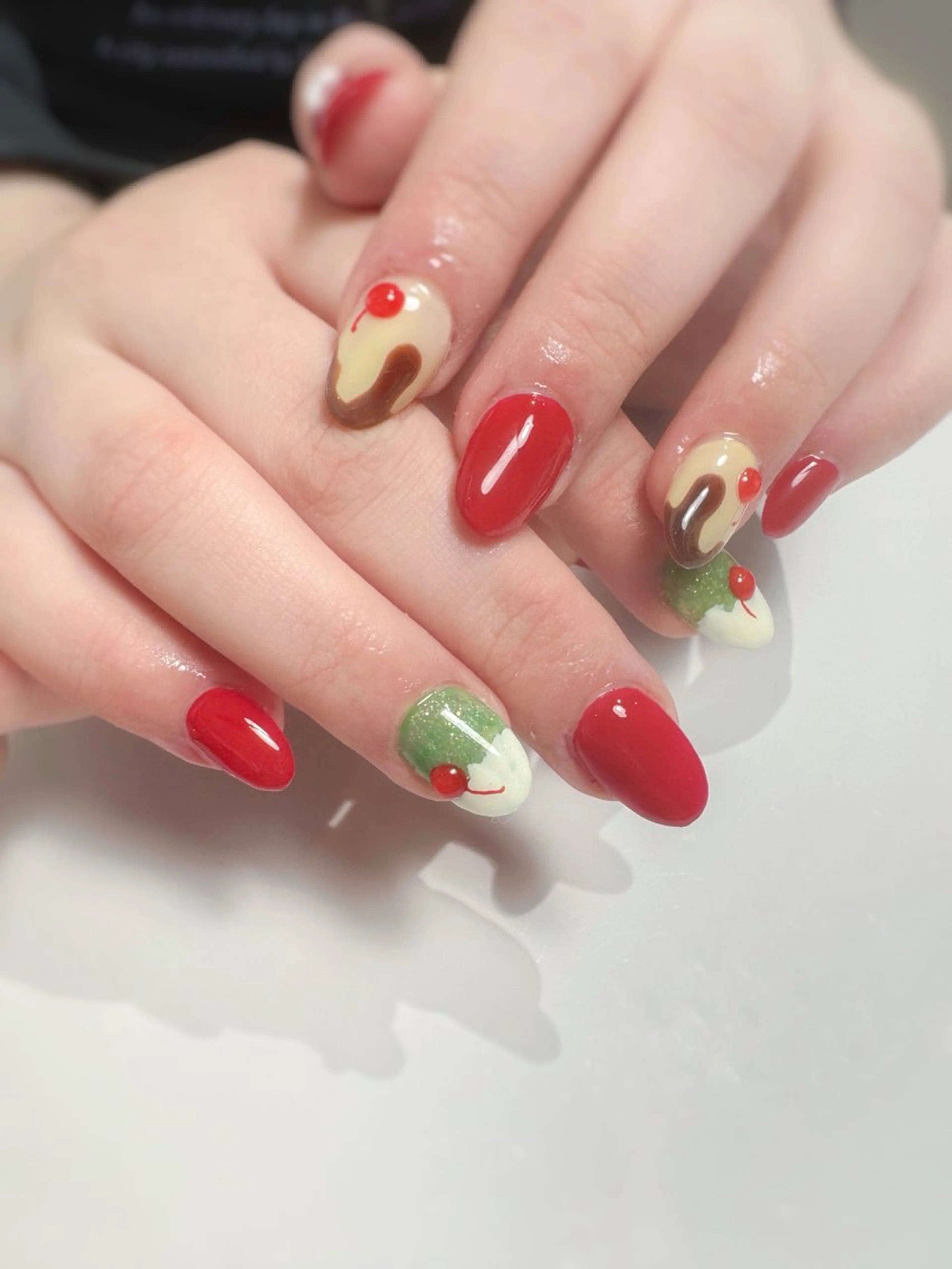 ミディアム ハンドネイル Re nailのネイルデザイン