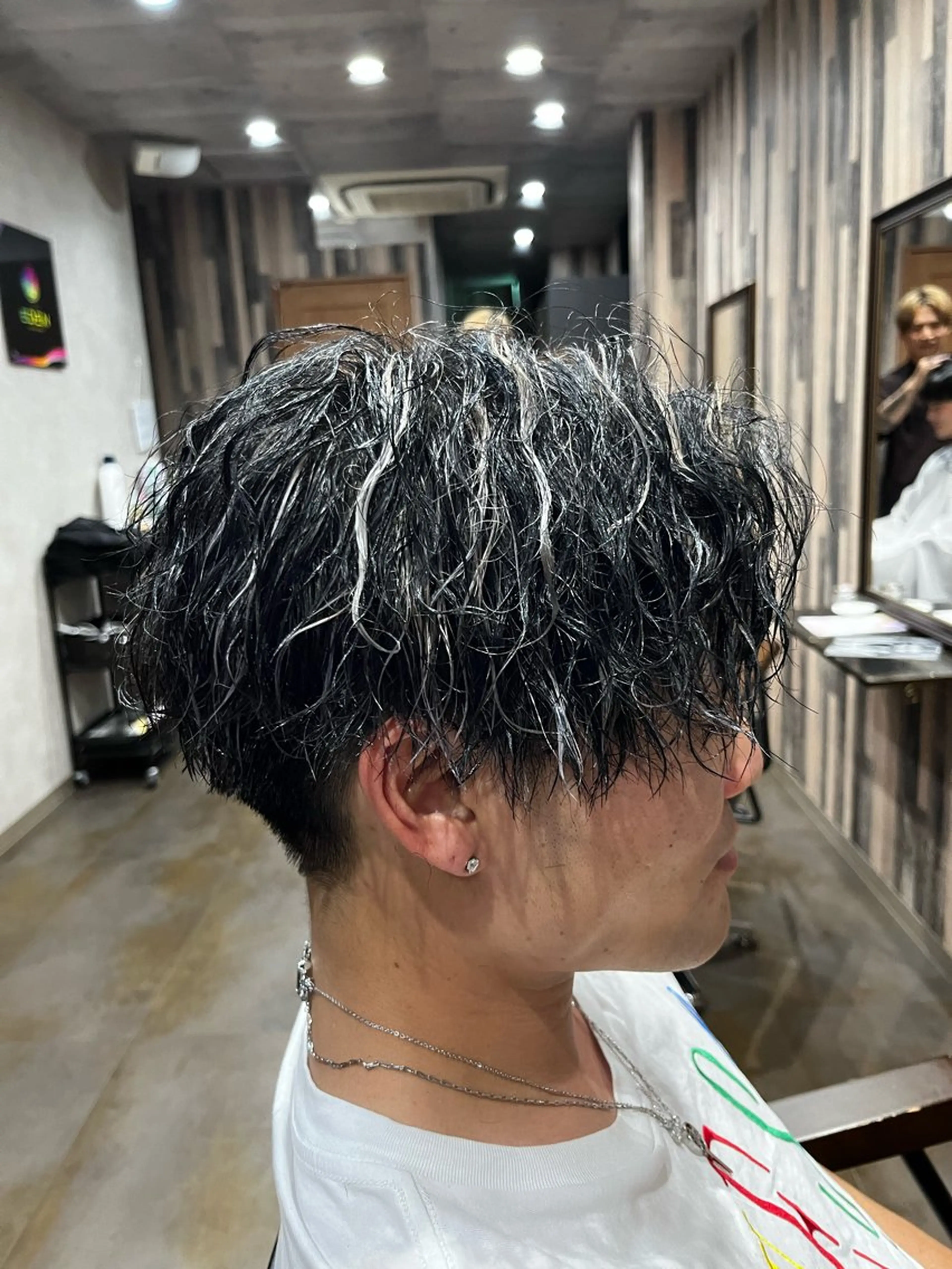 ミディアム パーマ メンズ メンズハイライト ハイライト カット ヘアカラー パーマ メンズカット パーマ／稲葉のヘアスタイル