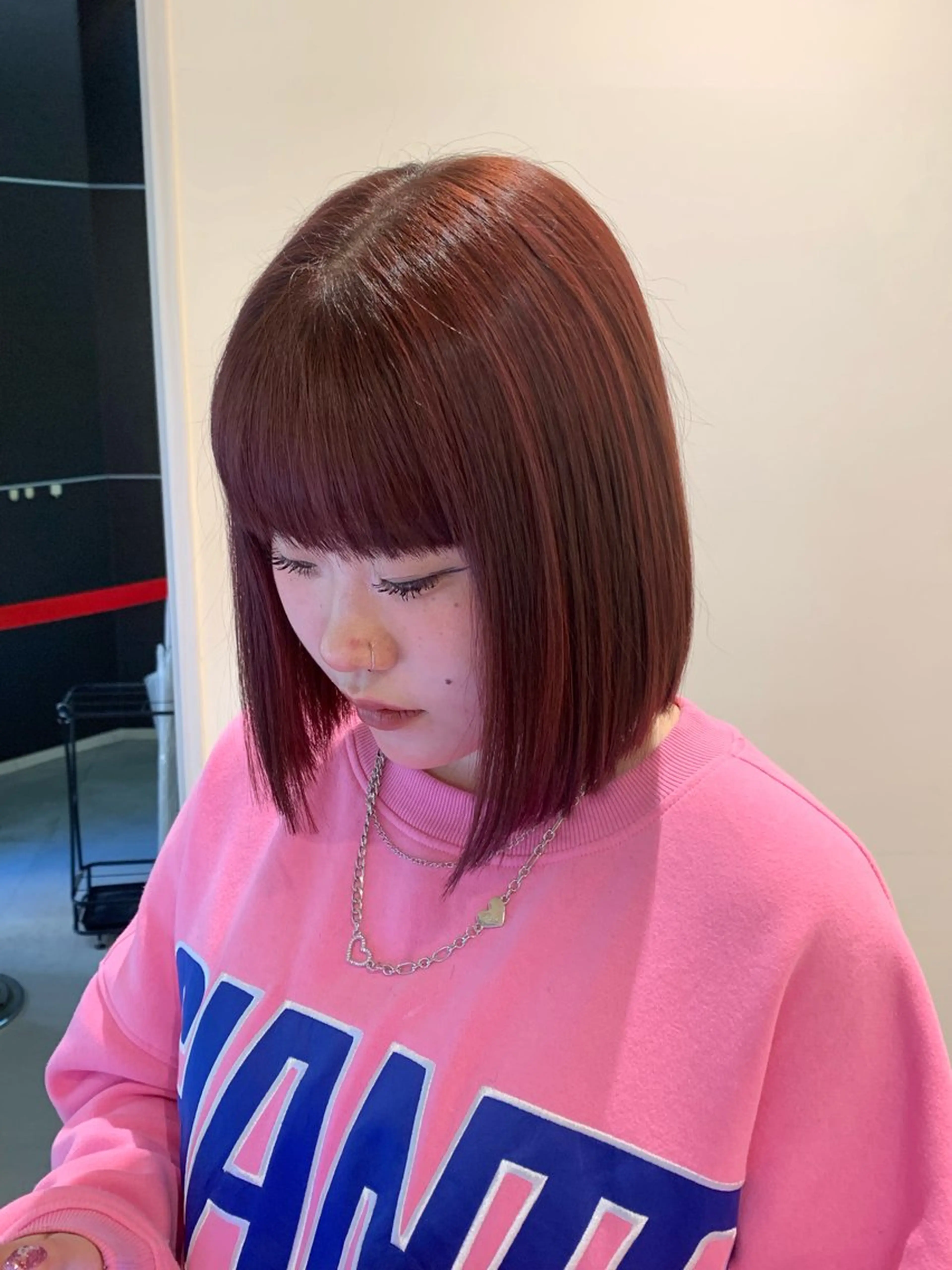 ショート カラー 韓国レイヤー🪽 耳ツボジュエリーのヘアスタイル