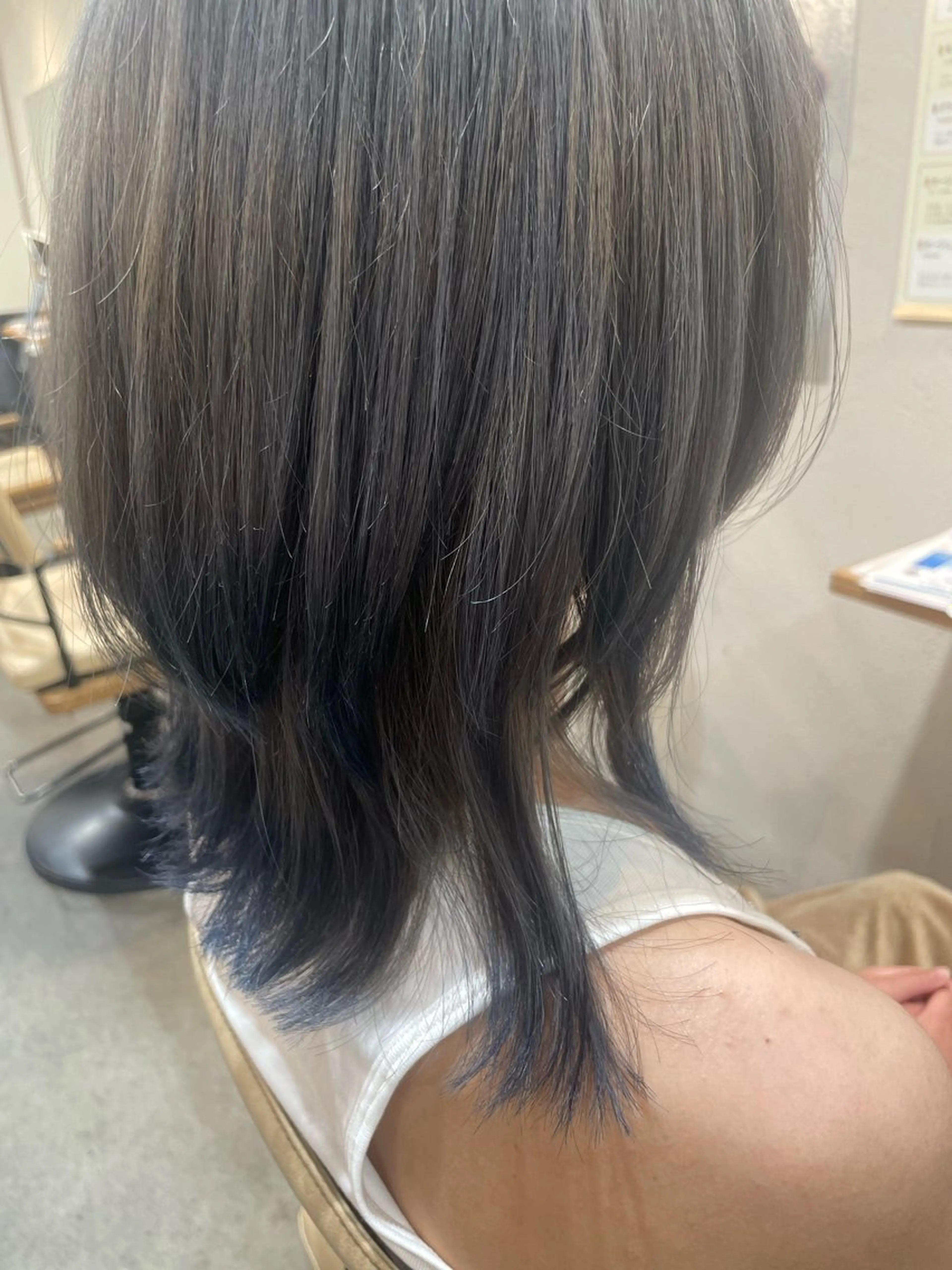 セミロング ヘアカラー momoka 女性限定のヘアスタイル