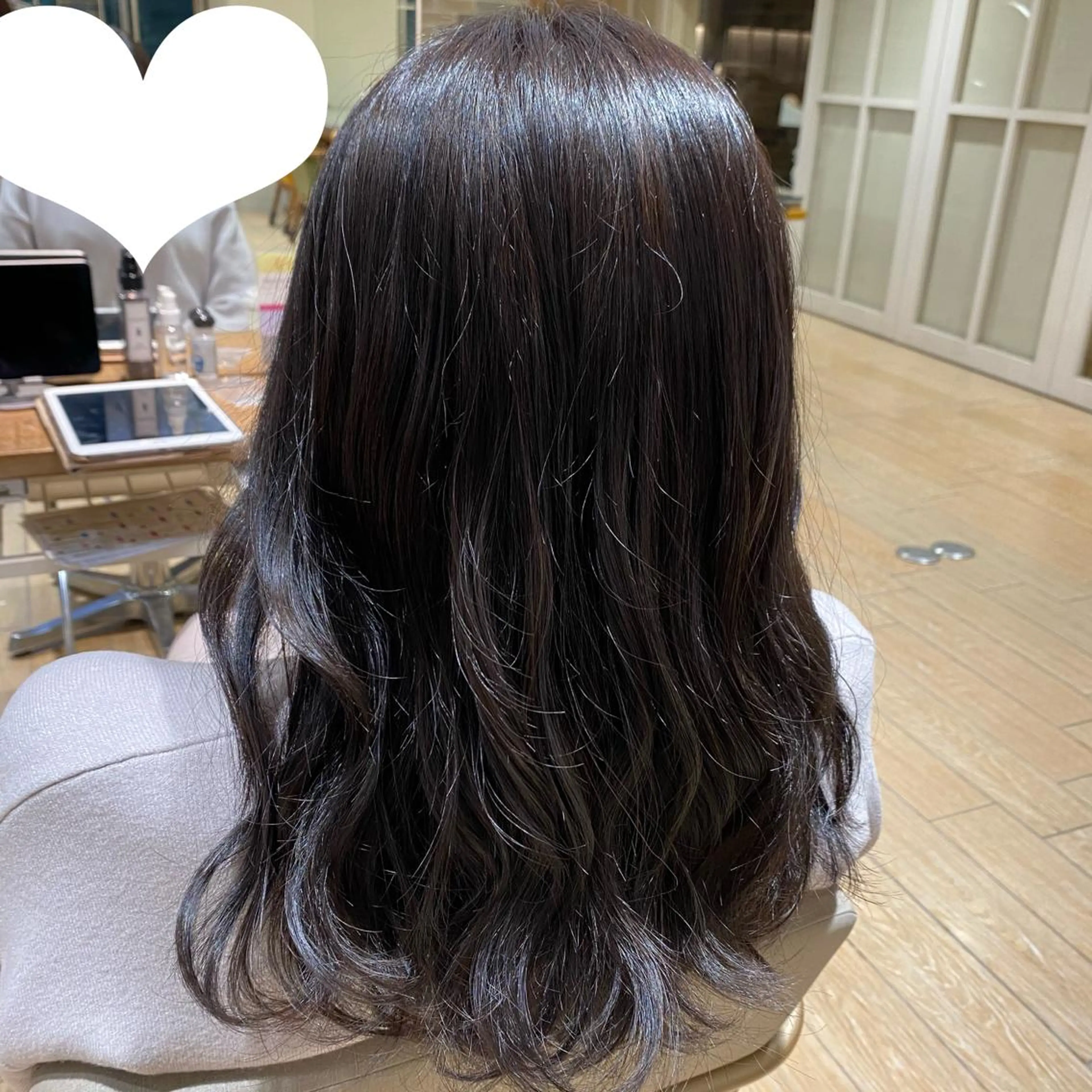 ミディアム カラー グレージュ 顔周り/くびれヘア 韓国ヘア💕風間るなのヘアスタイル