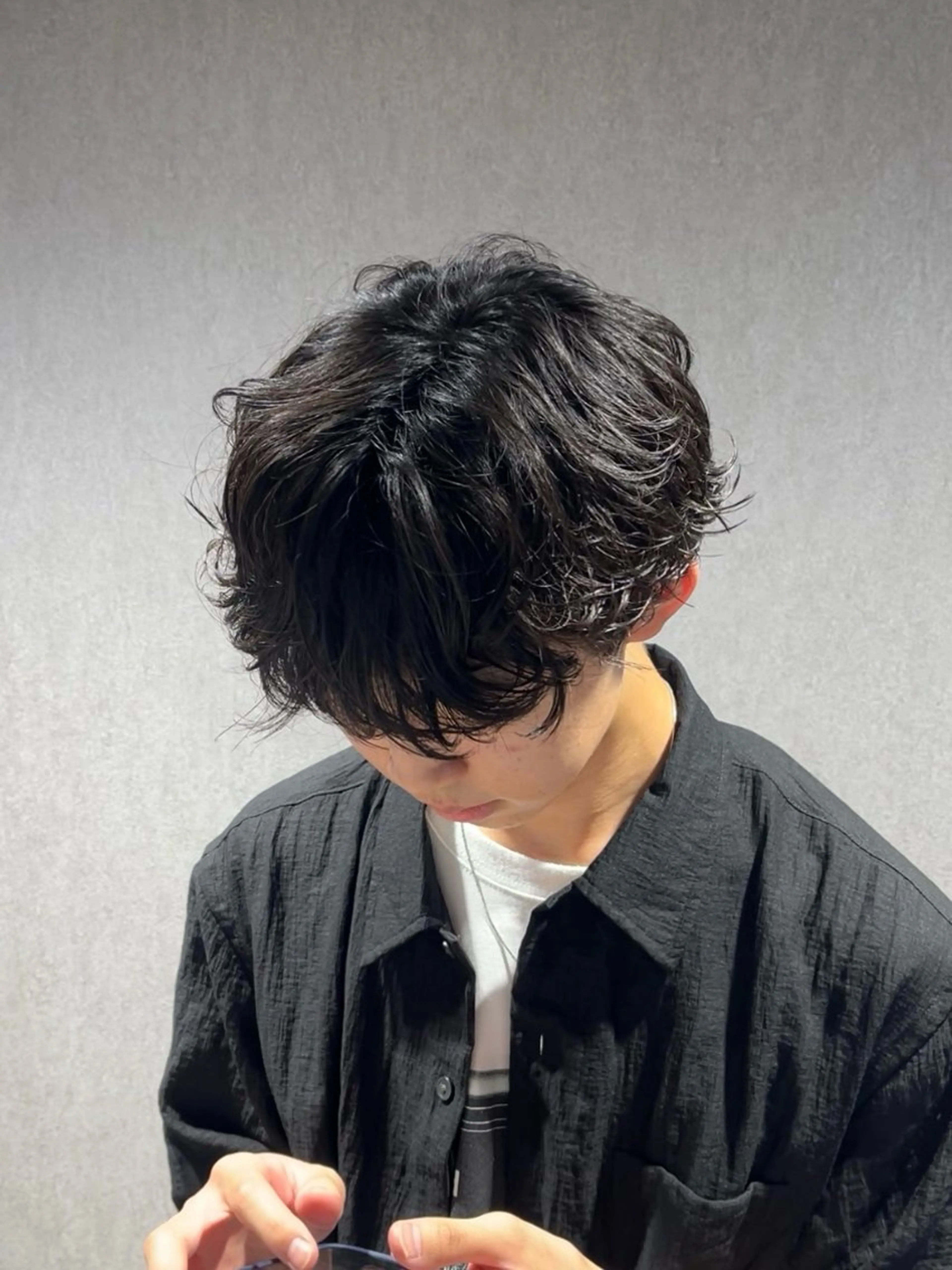 ショート カラー パーマ メンズ カット パーマ 【シャドウパーマ センターパート】義心のヘアスタイル