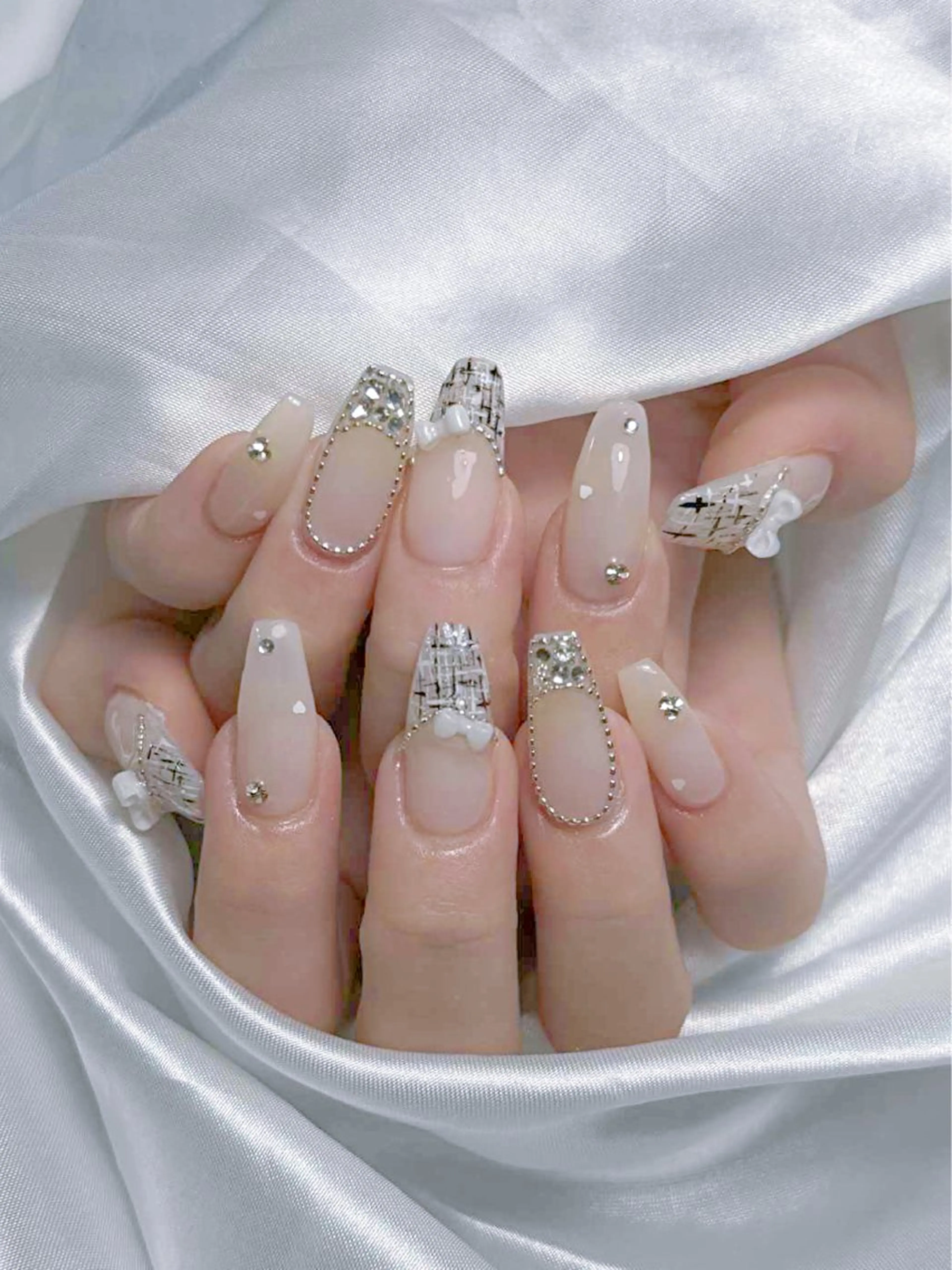 ネイル ハンドネイル LEELA NAIL STUDIOのネイルデザイン