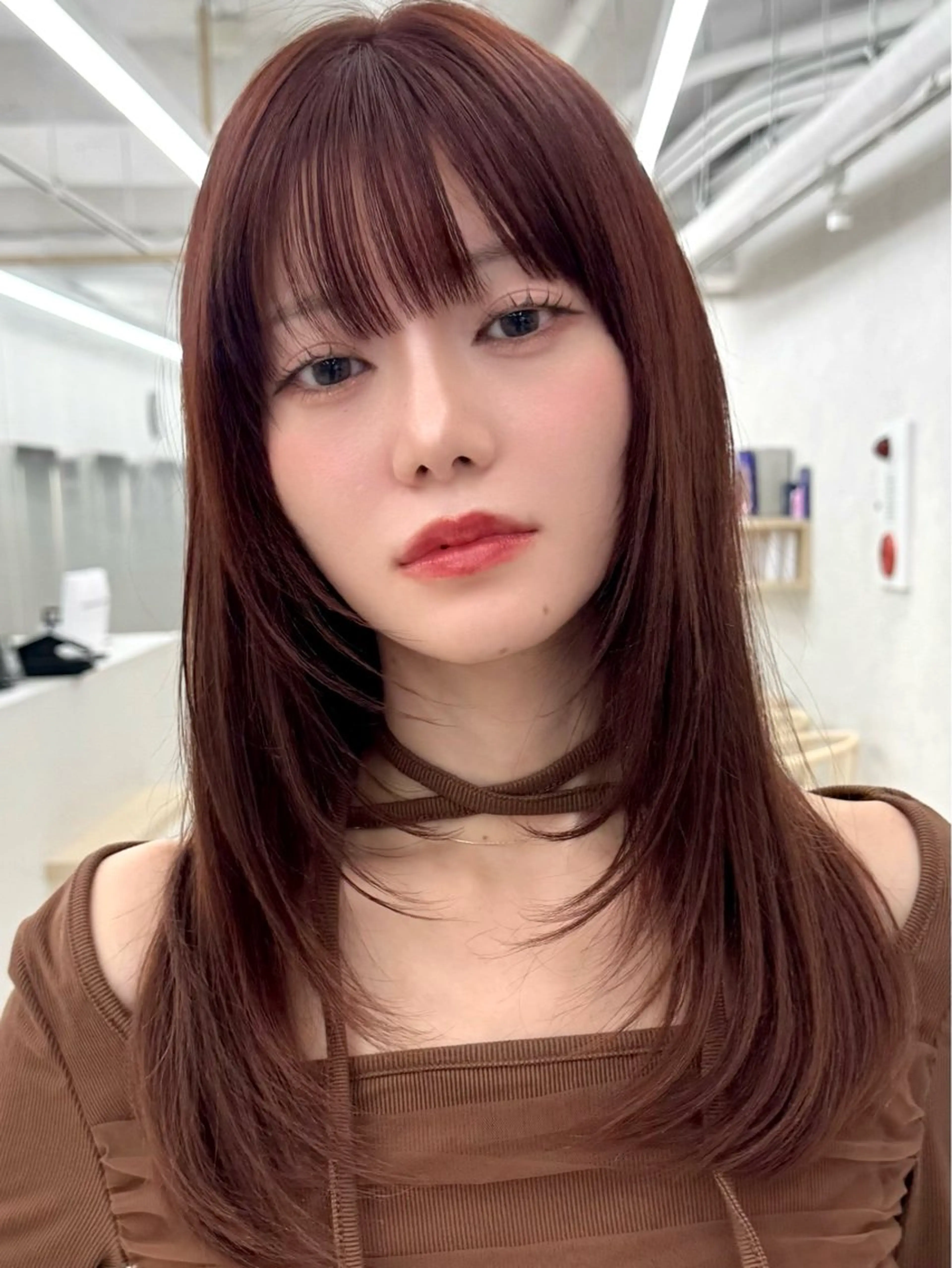 ロング 顔周りカット 韓国風ヘア レイヤーカット ロング 小顔カット カット ヘアカラー トリートメント 三鷹で1番ショート ボブをカットする新谷のヘアスタイル