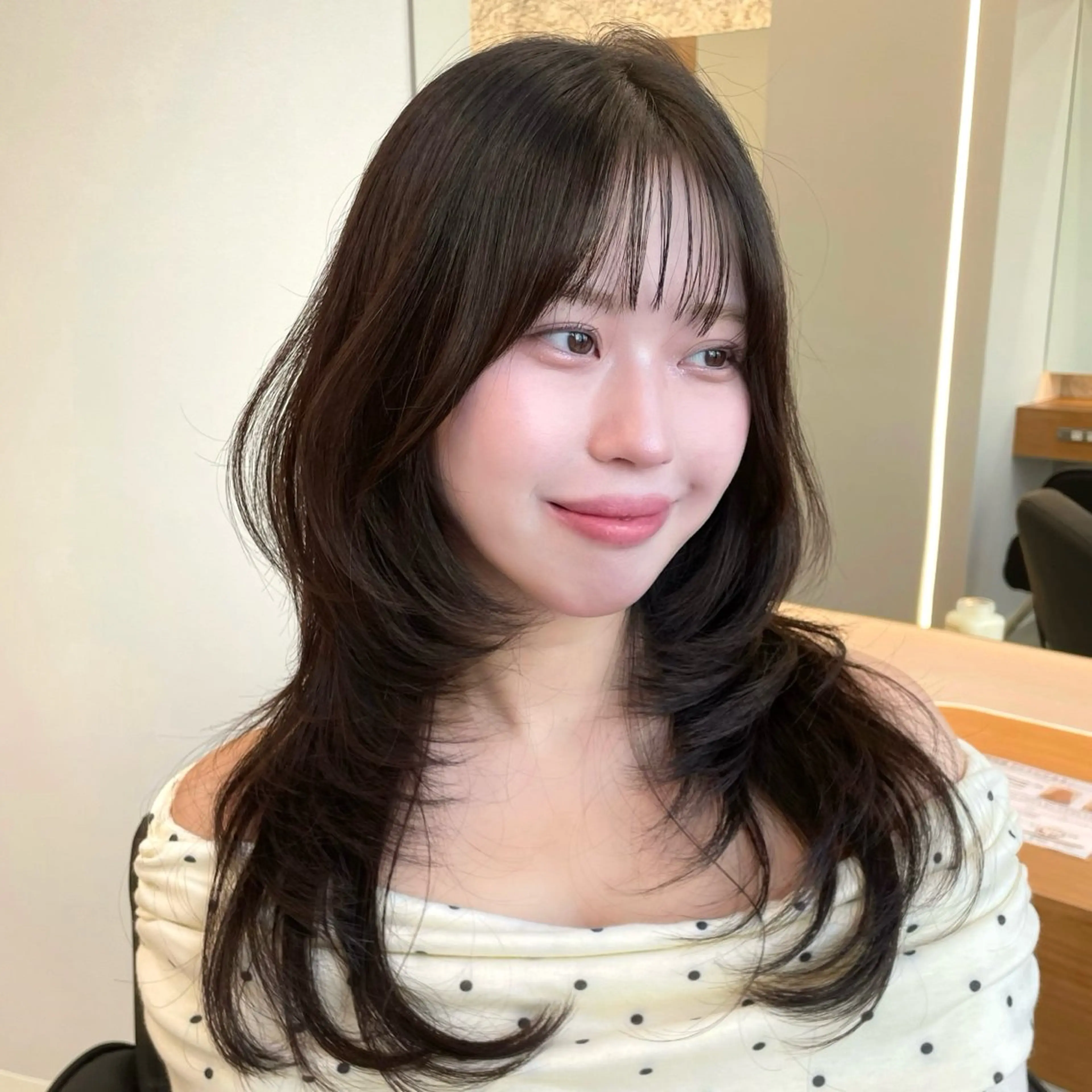 セミロング ハイレイヤー 韓国風ヘア レイヤーカット minami🤎 レイヤーカットのヘアスタイル