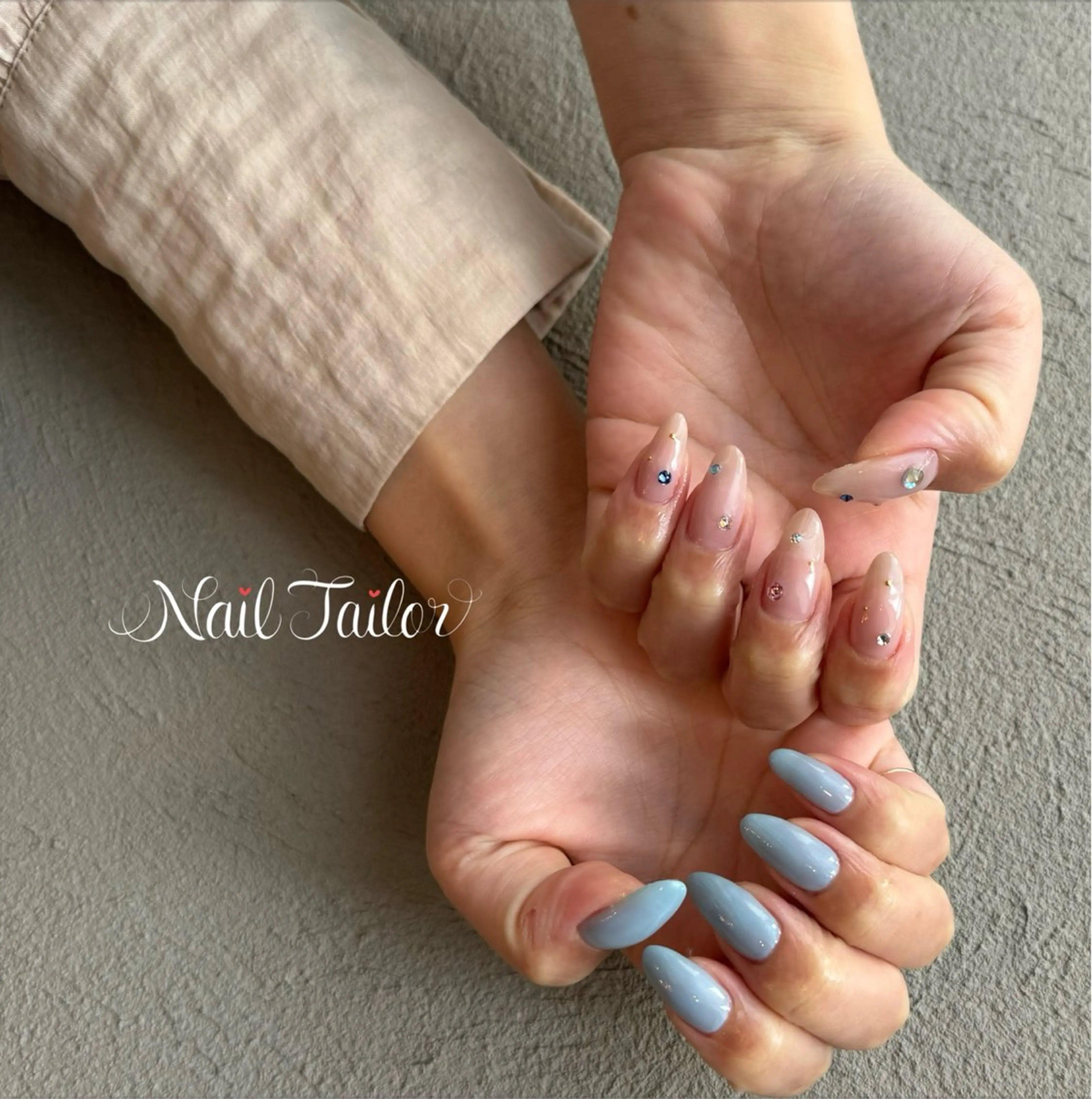 ネイル 長さ出し キラキラネイル 水色 スカルプネイル ショートネイル ハンドネイル NailTailor ネイルテイラーのネイルデザイン
