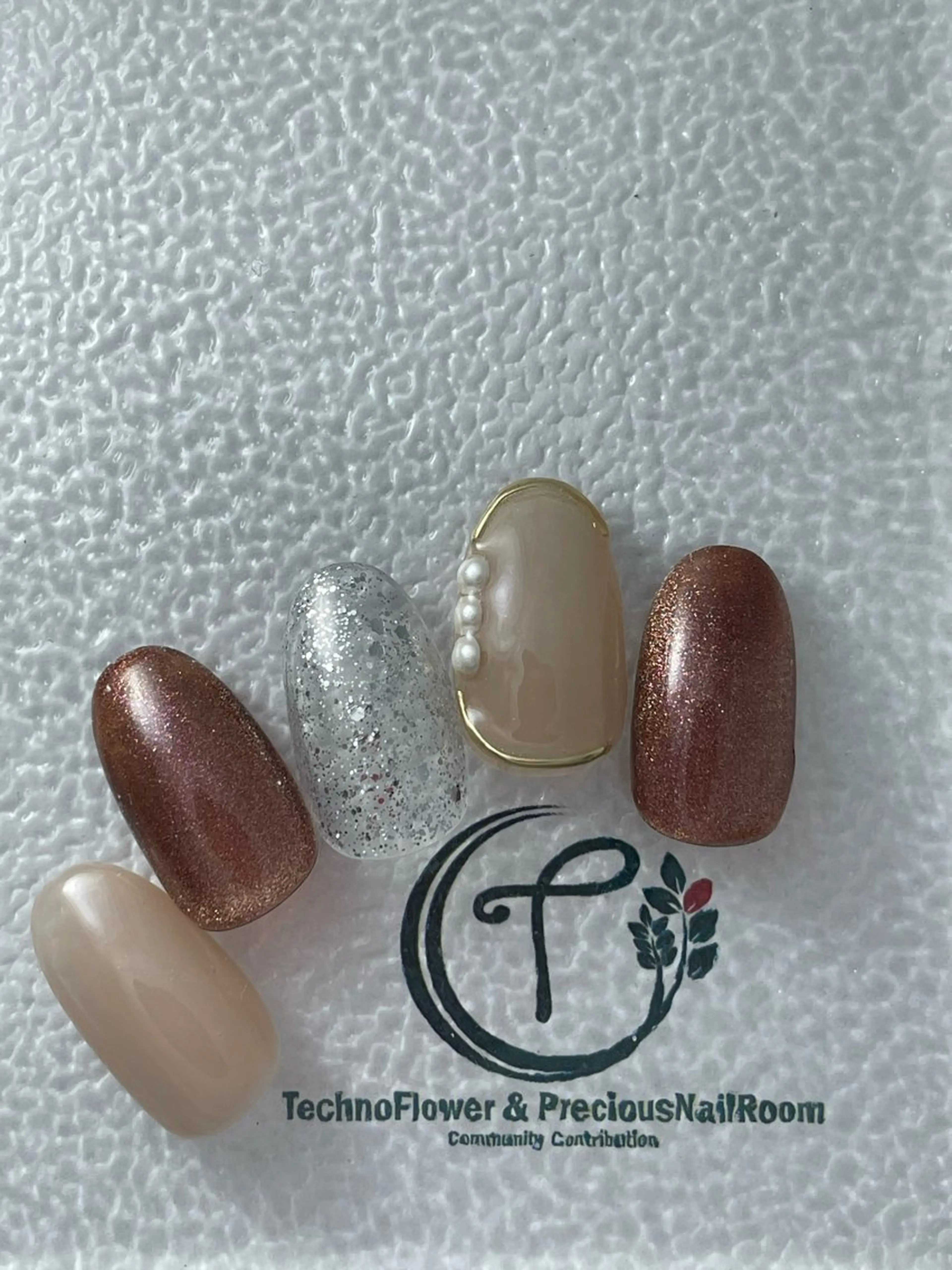 ネイル フラワーネイル precious nail roomのネイルデザイン
