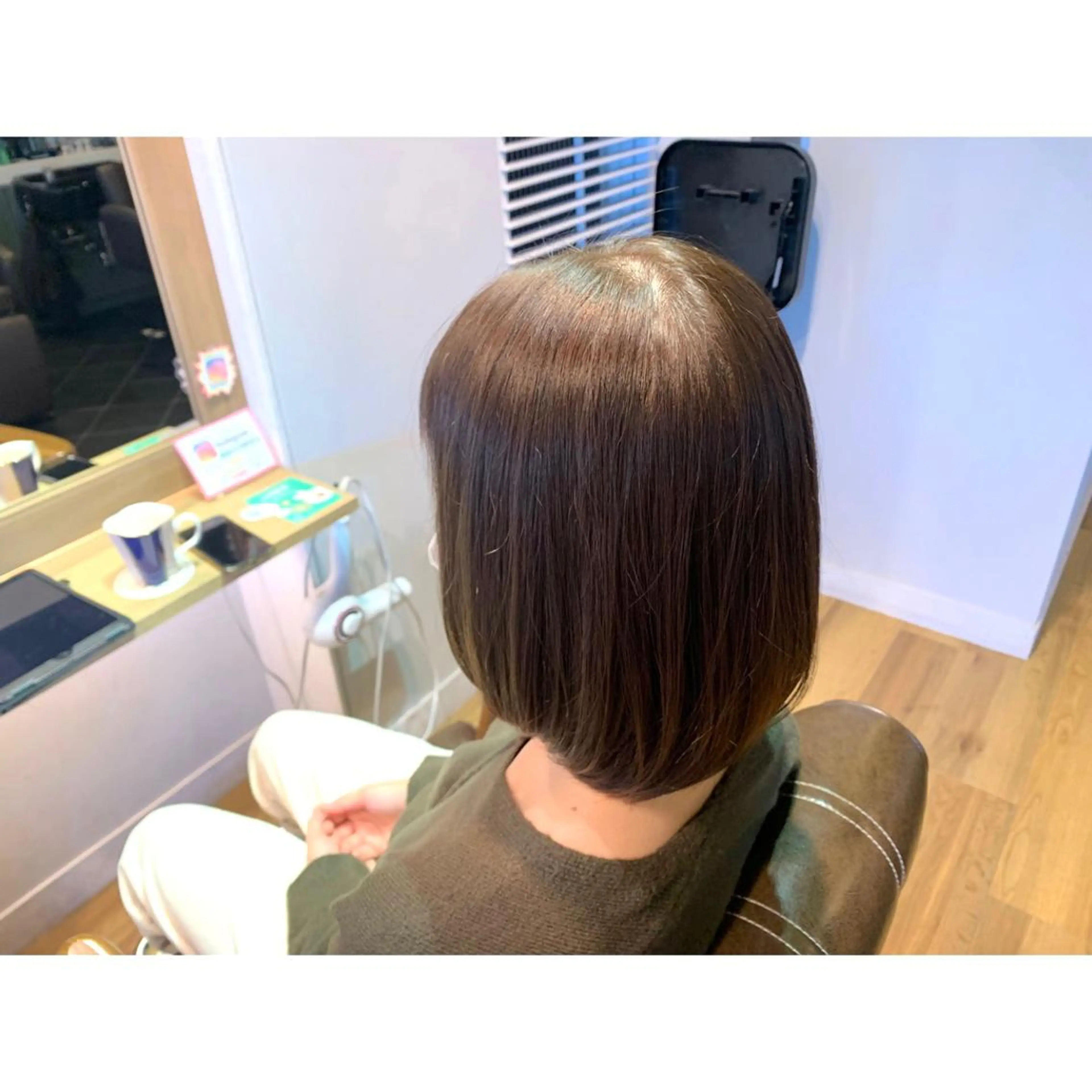 ミディアム カラー アッシュ ヘアカラー トリートメント ツキダテ ユイのヘアスタイル