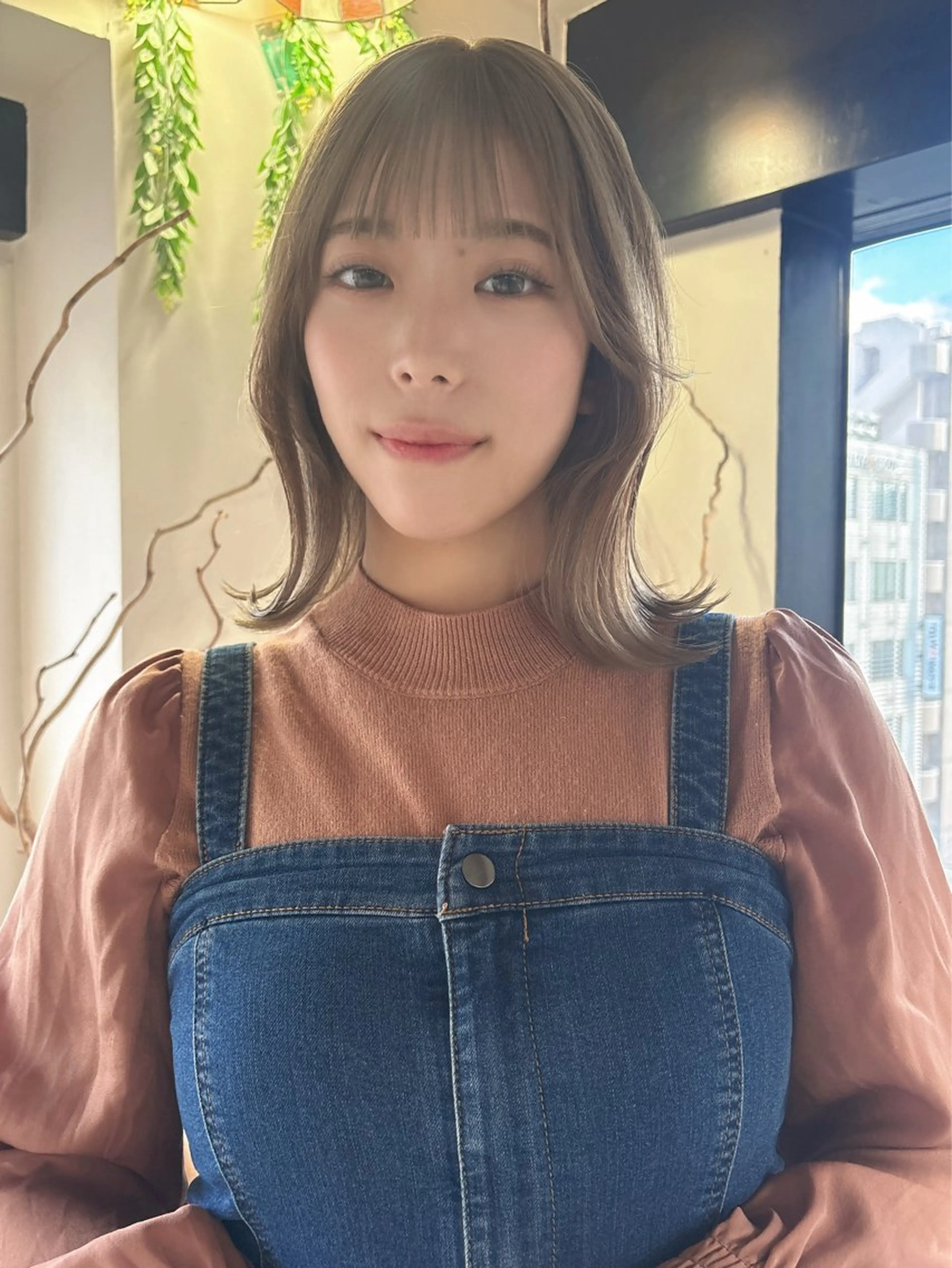 ミディアム カラー カット ヘアカラー トリートメント レイヤー ハイトーン/YUTOのヘアスタイル