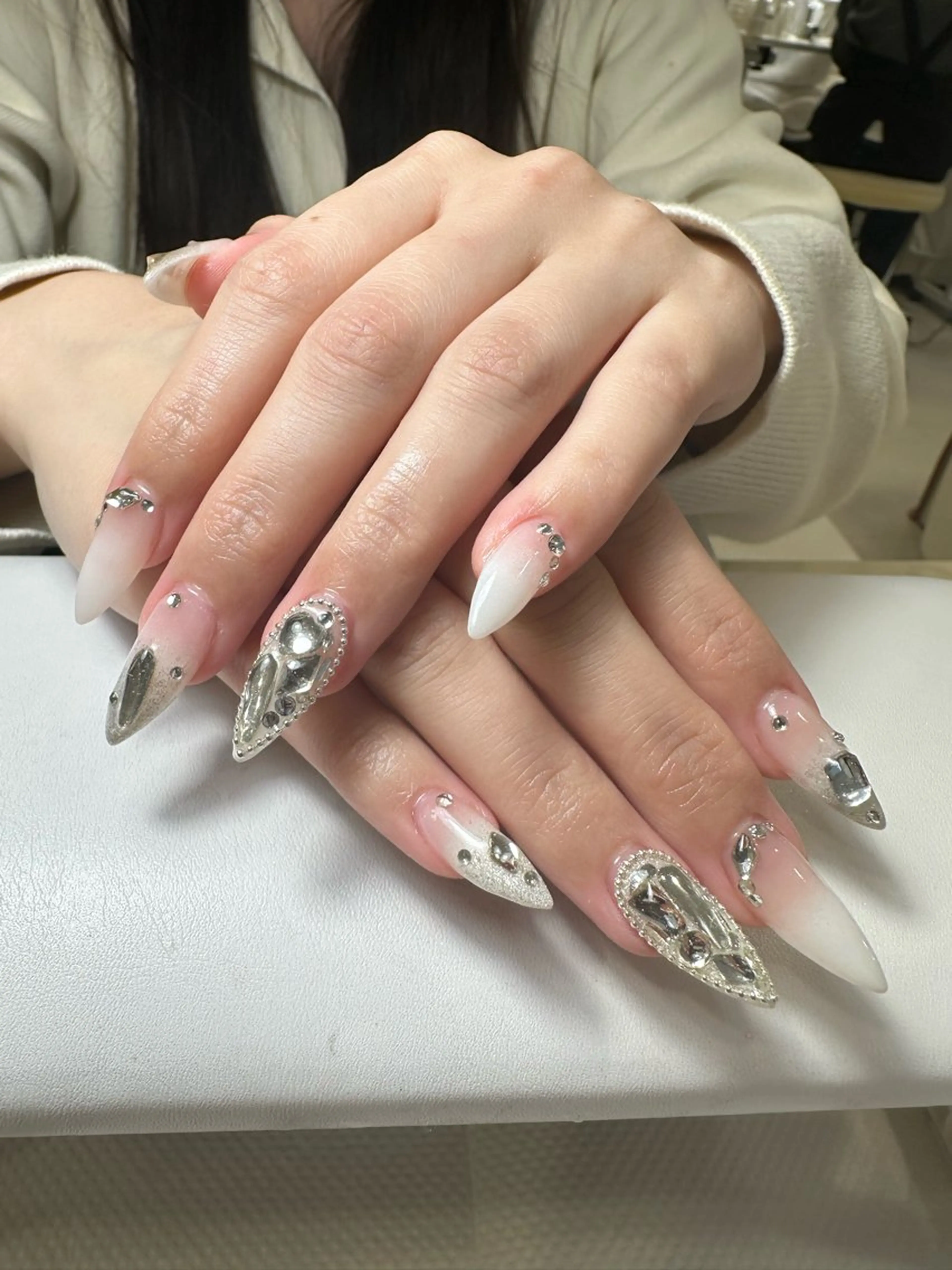 ネイル ハンドネイル ハンドケア LyymSalon _rinのネイルデザイン