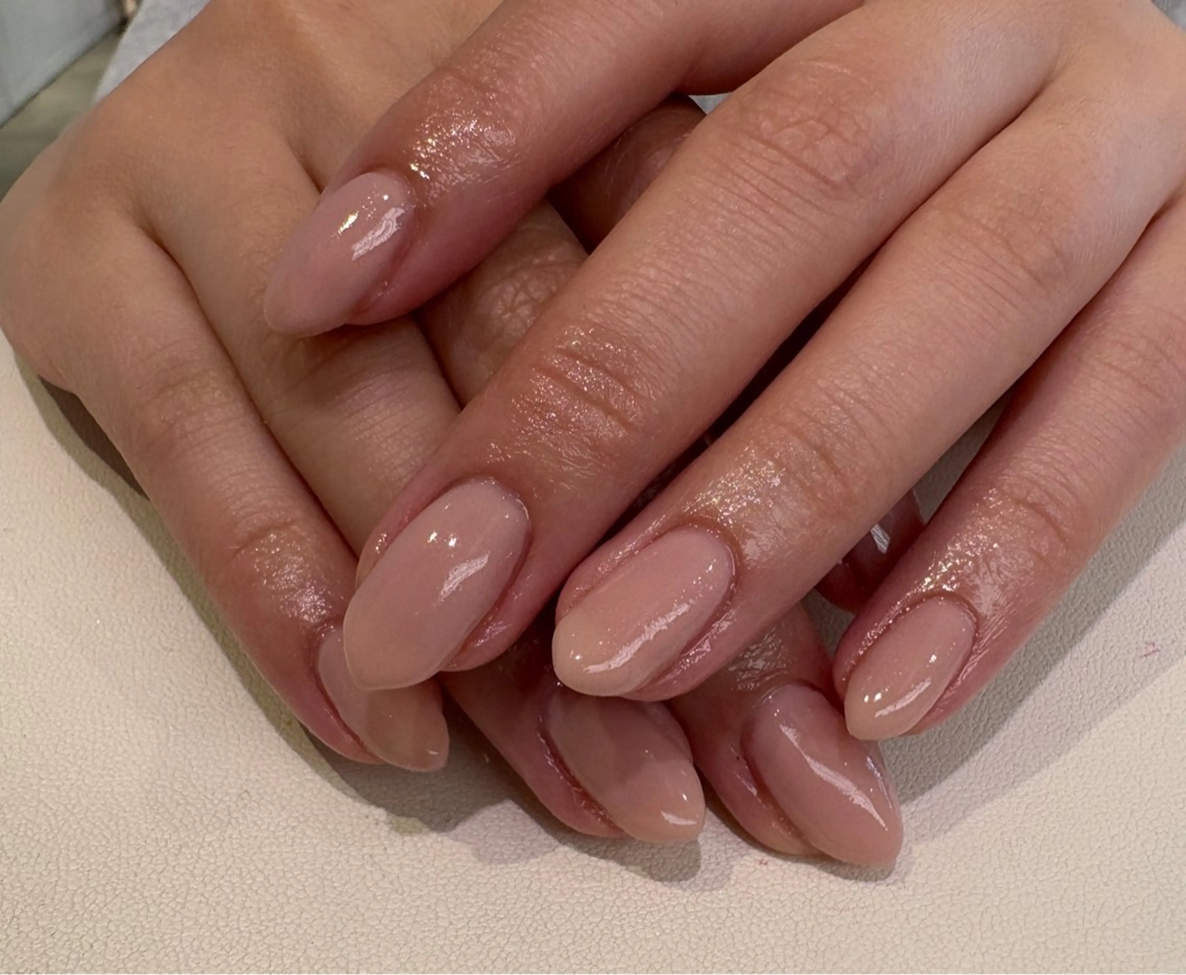 ネイル ワンカラーネイル ハンドネイル こまき/ 透明感カラー🫧💭のヘアスタイル