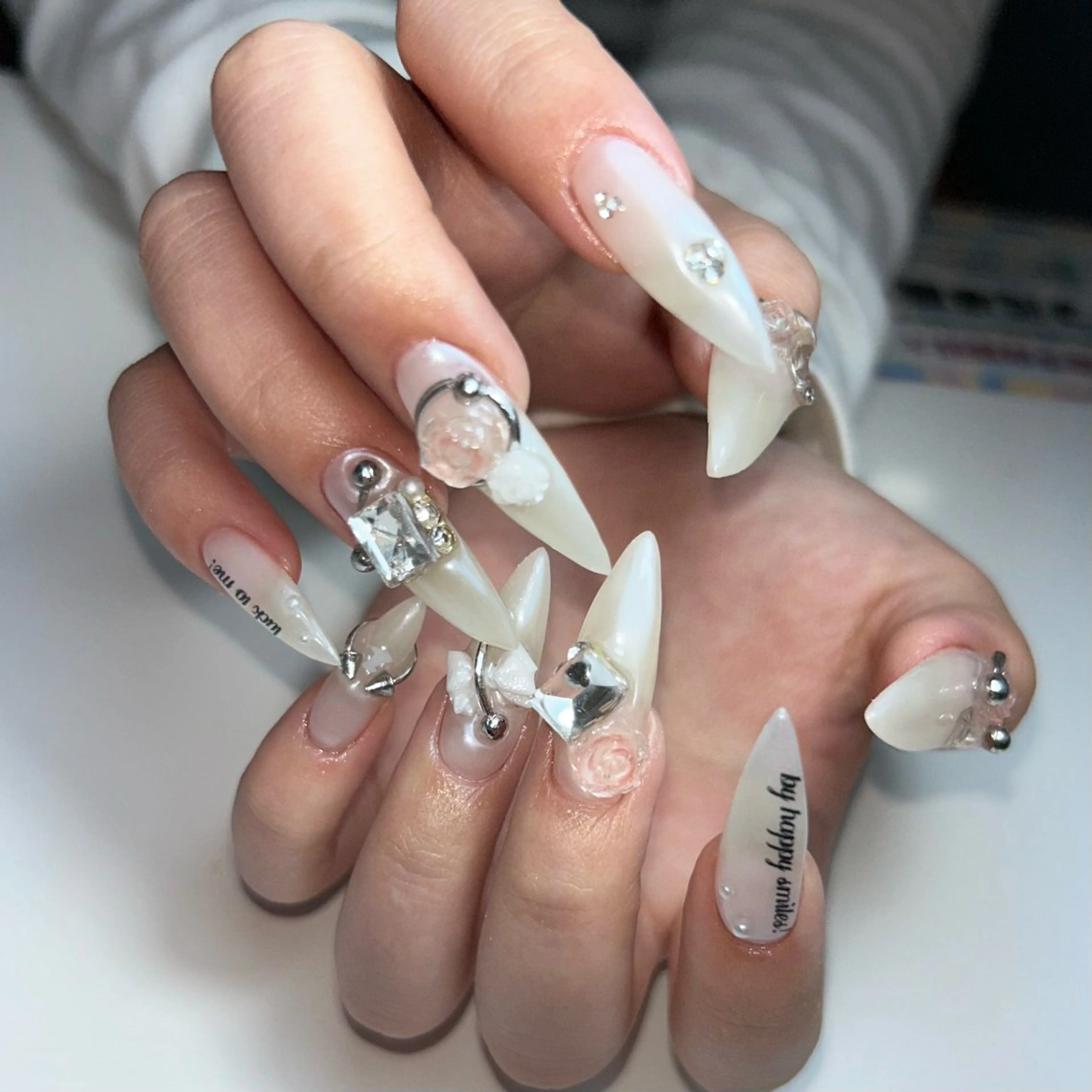 ネイル ハルナ/当日予約 🆗🪩のネイルデザイン