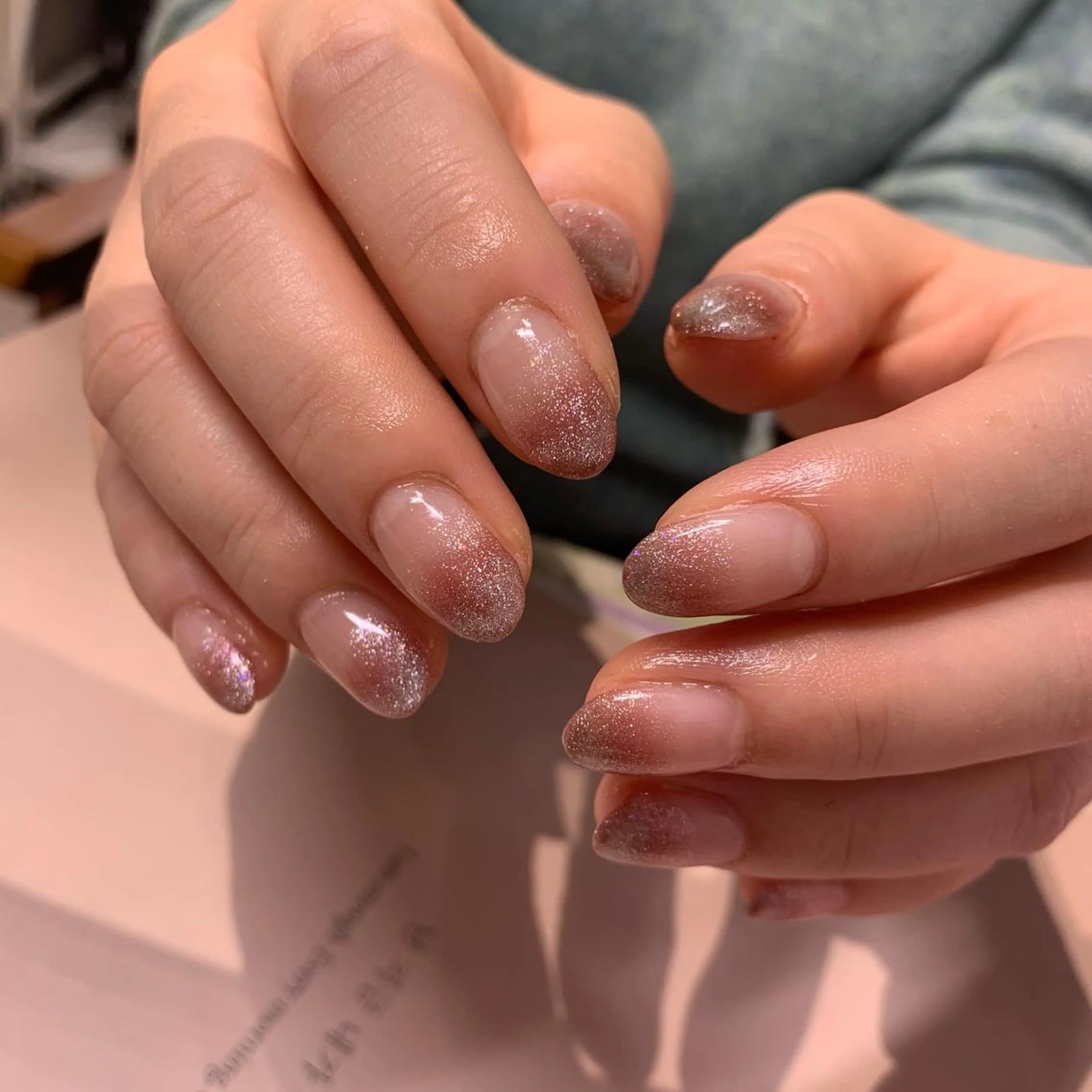 ネイル キラキラネイル マキノ ユイのネイルデザイン