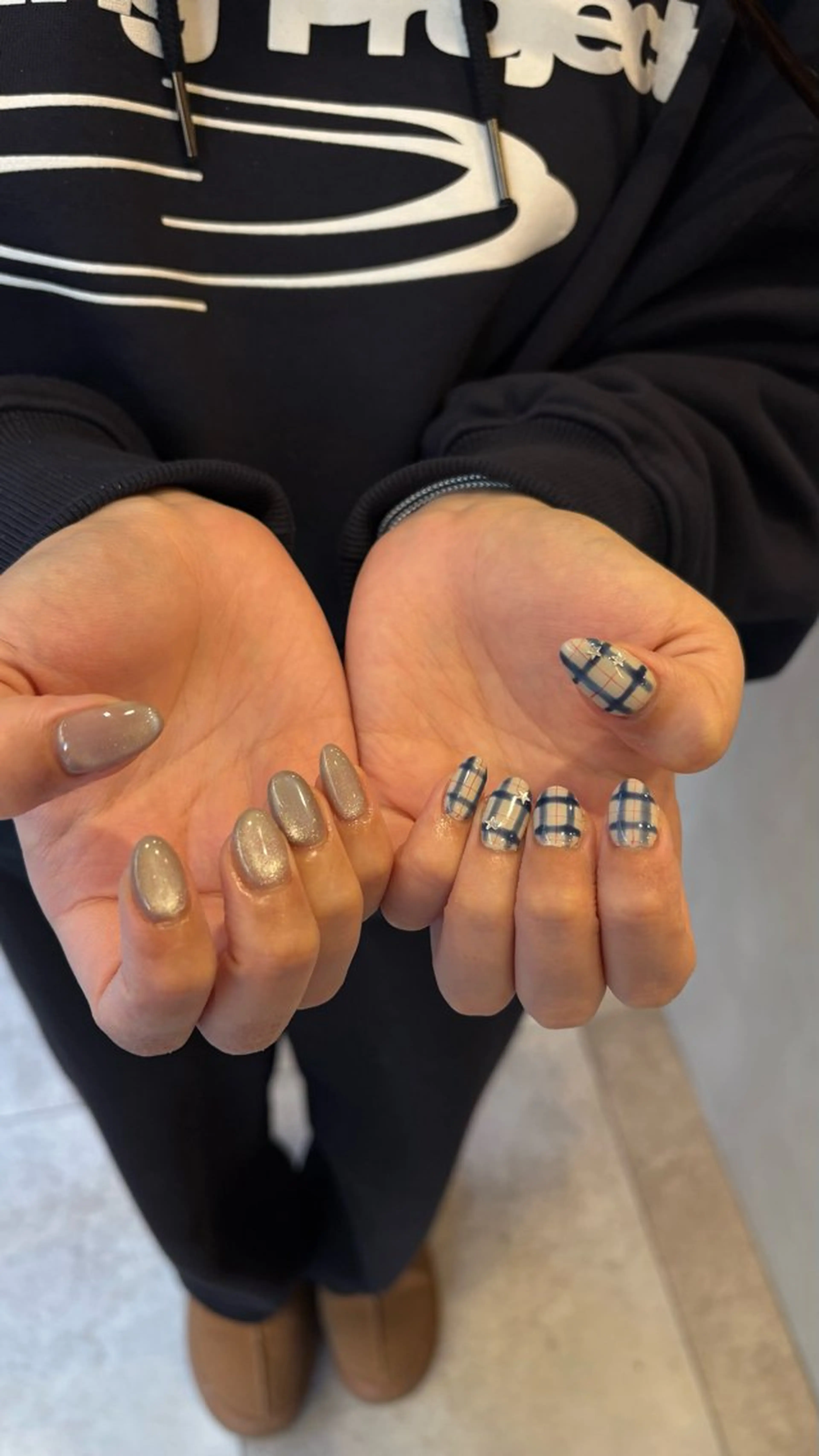 ネイル しおん🎶|ひと 癖ニュアンス|個性派のネイルデザイン