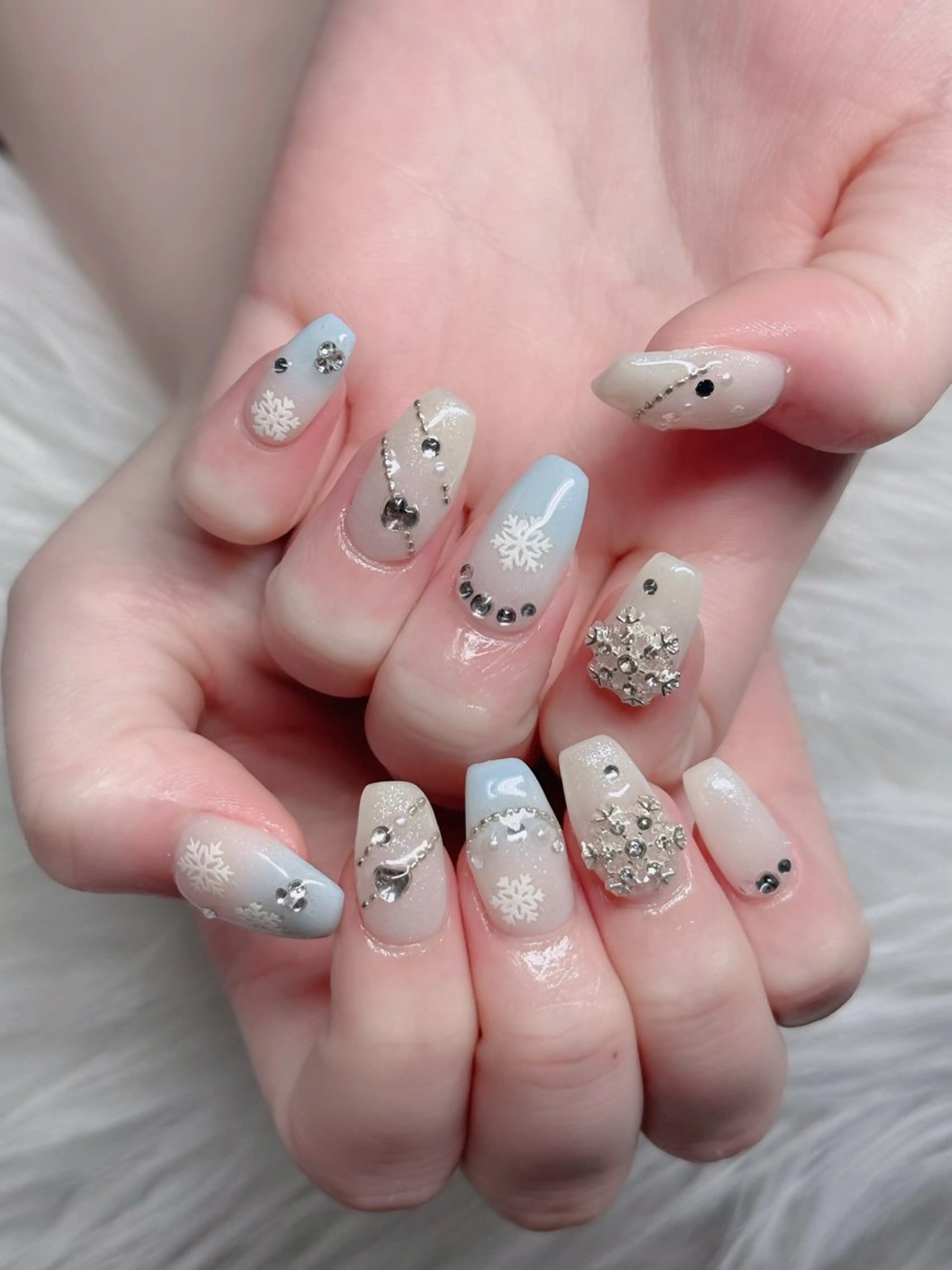 ネイル フレンチネイル ジェルネイル ガラスフレンチ ハロウィン ハート ハンドネイル H.baby Nail Salonのネイルデザイン