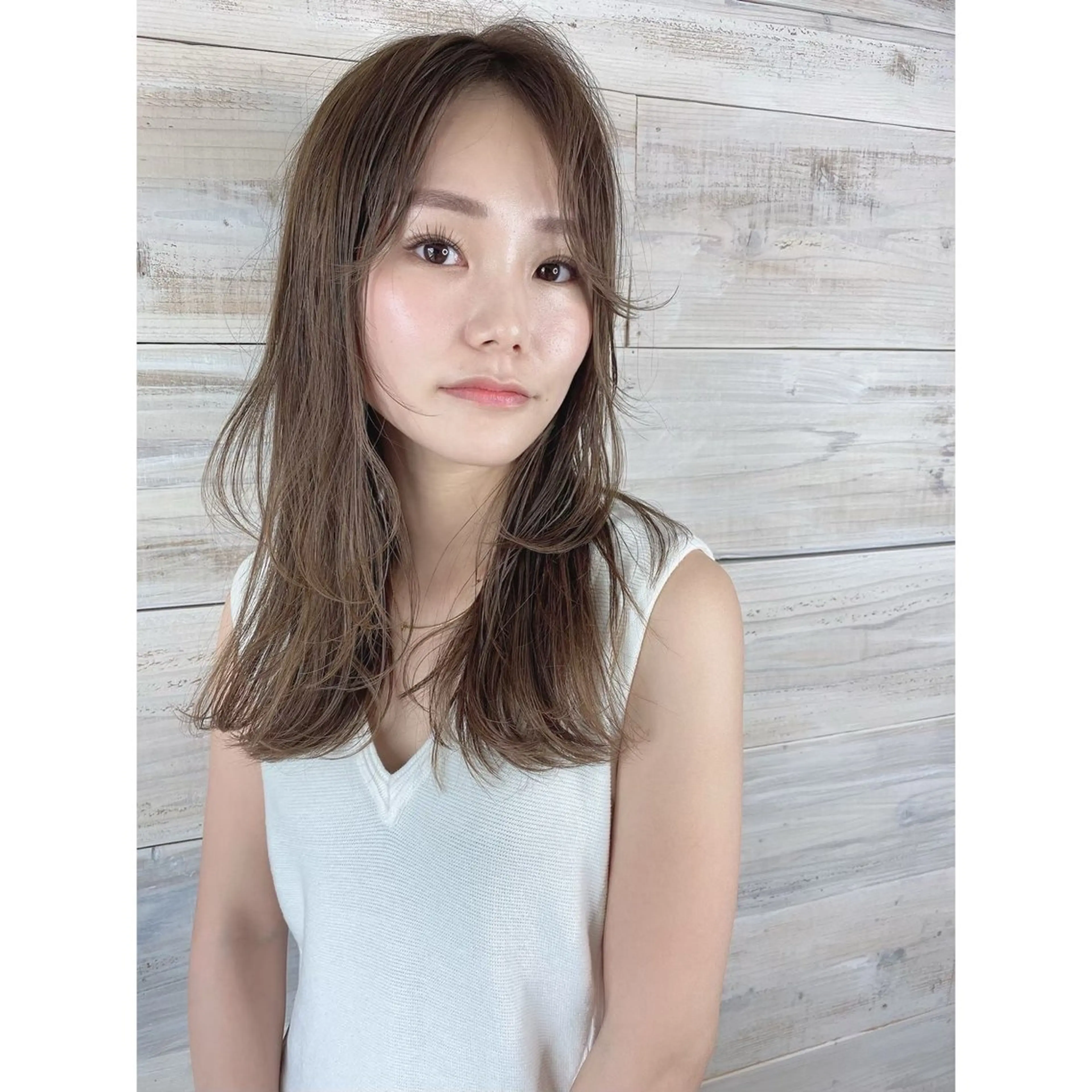 ロング カラー レイヤーカット/ 透明感カラー/白石のヘアスタイル