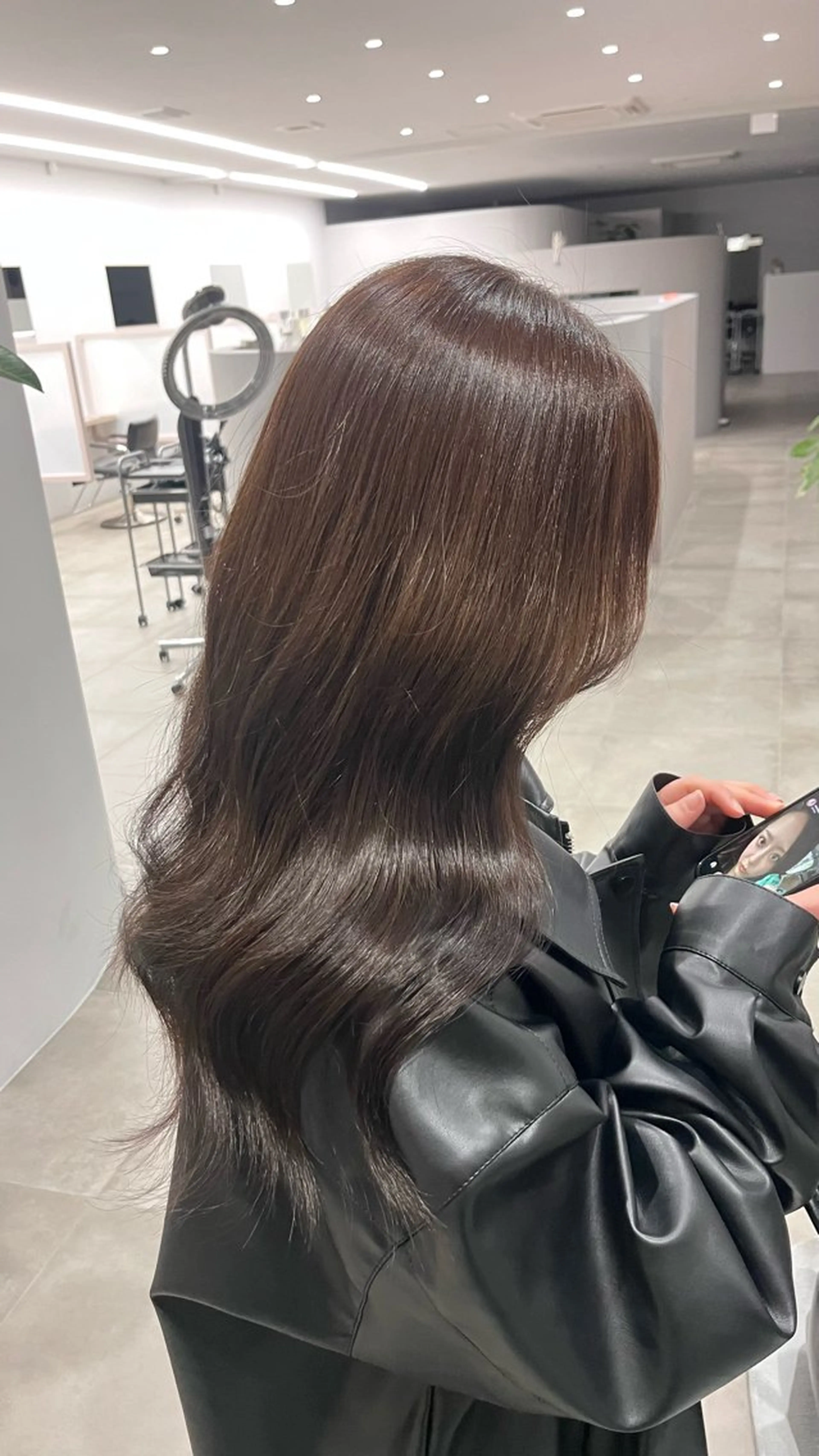 ロング カラー 橋本 保奈美のヘアスタイル