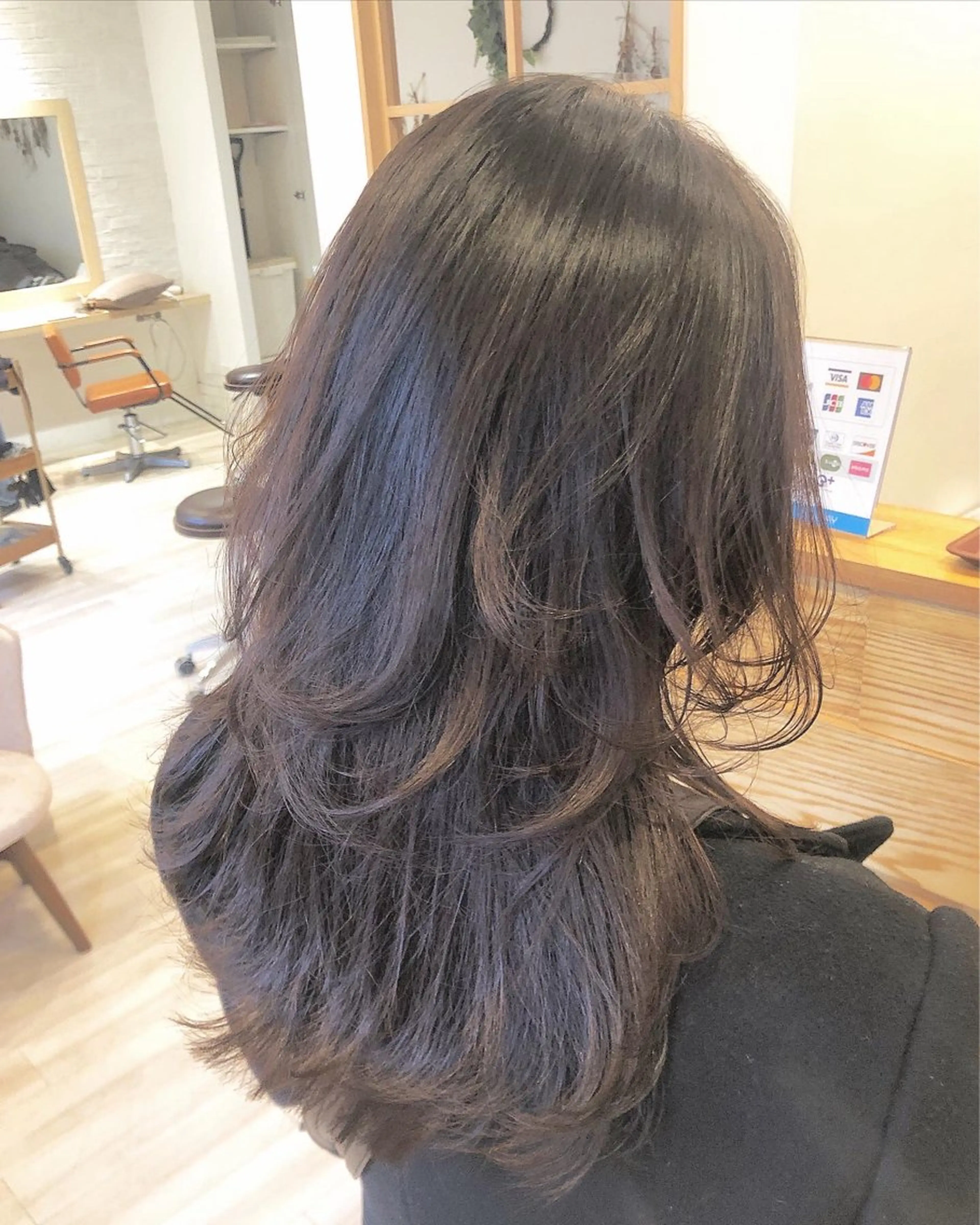 セミロング カラー パーマ ヘアアレンジ ブリーチ グレージュ 顔まわりレイヤー 顔周りカット ハイレイヤー カット ヘアカラー トリートメント ヘッドスパ 【ツヤ髪美容師】 ツダケイスケのヘアスタイル