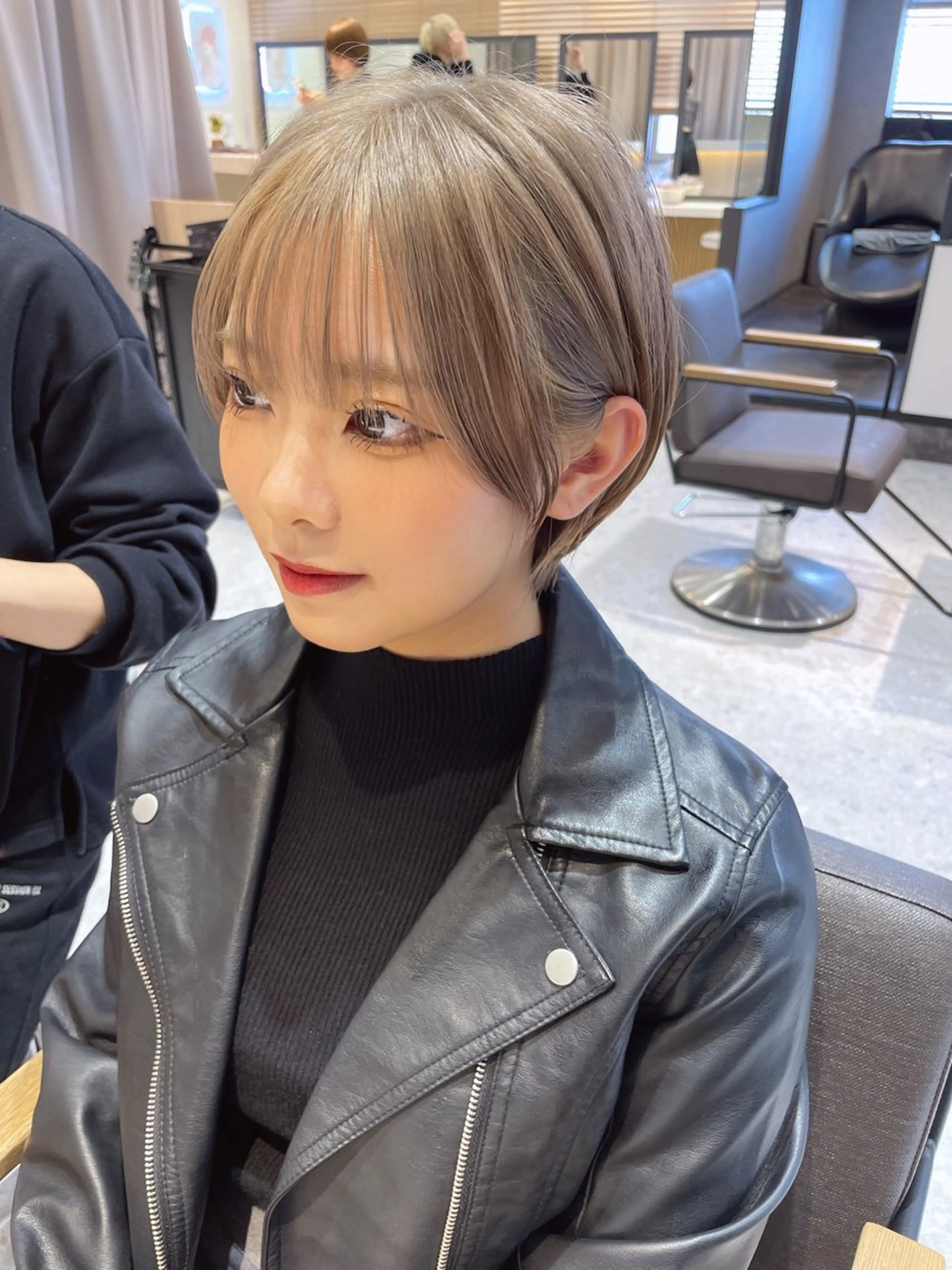 ショート カラー ヘアカラー トリートメント Aster 店長 れおん✂️のヘアスタイル