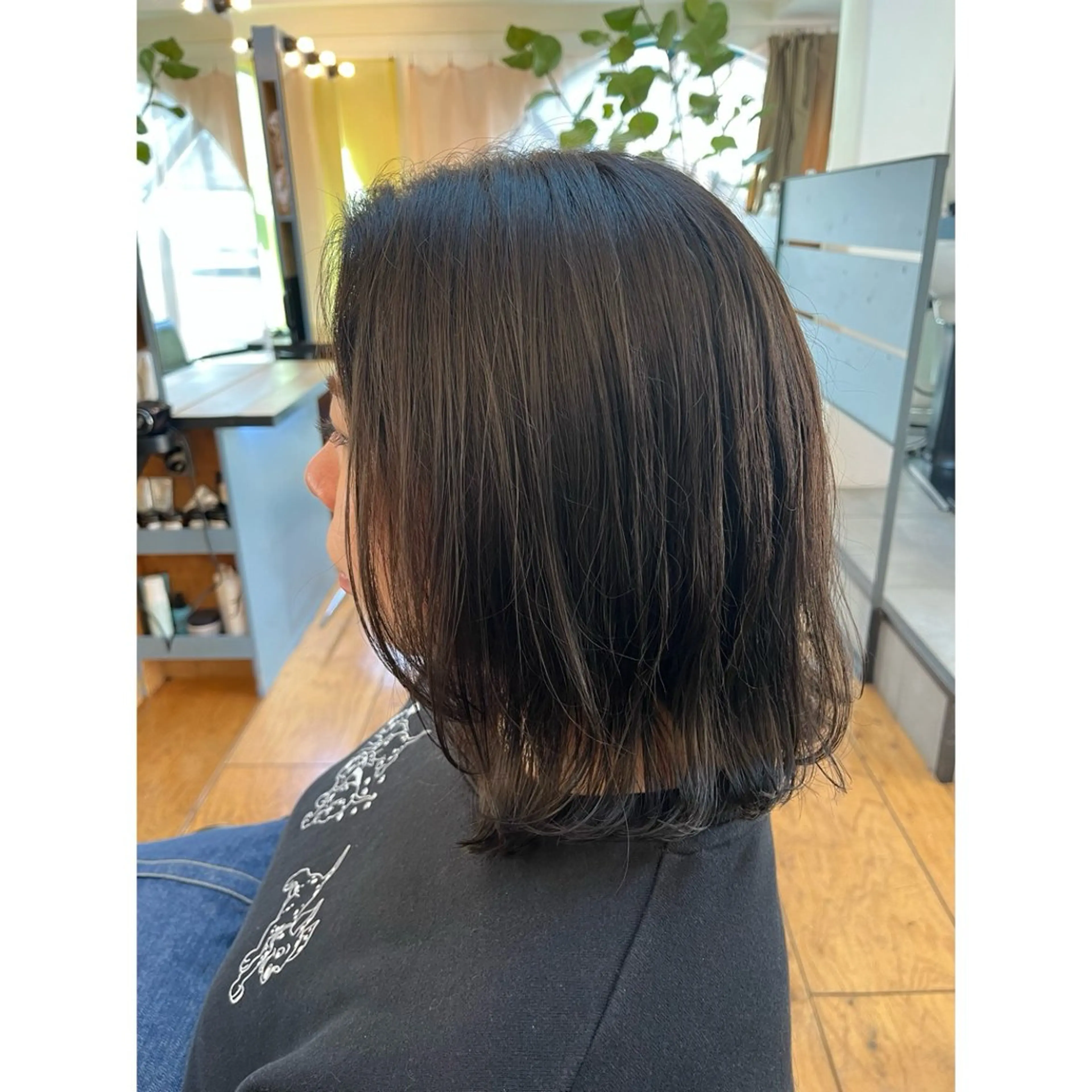 ミディアム カラー ハイライトカラー インナーカラー ボブ ハイライト 髪質改善 カット ヘアカラー トリートメント Lagom なかだのヘアスタイル