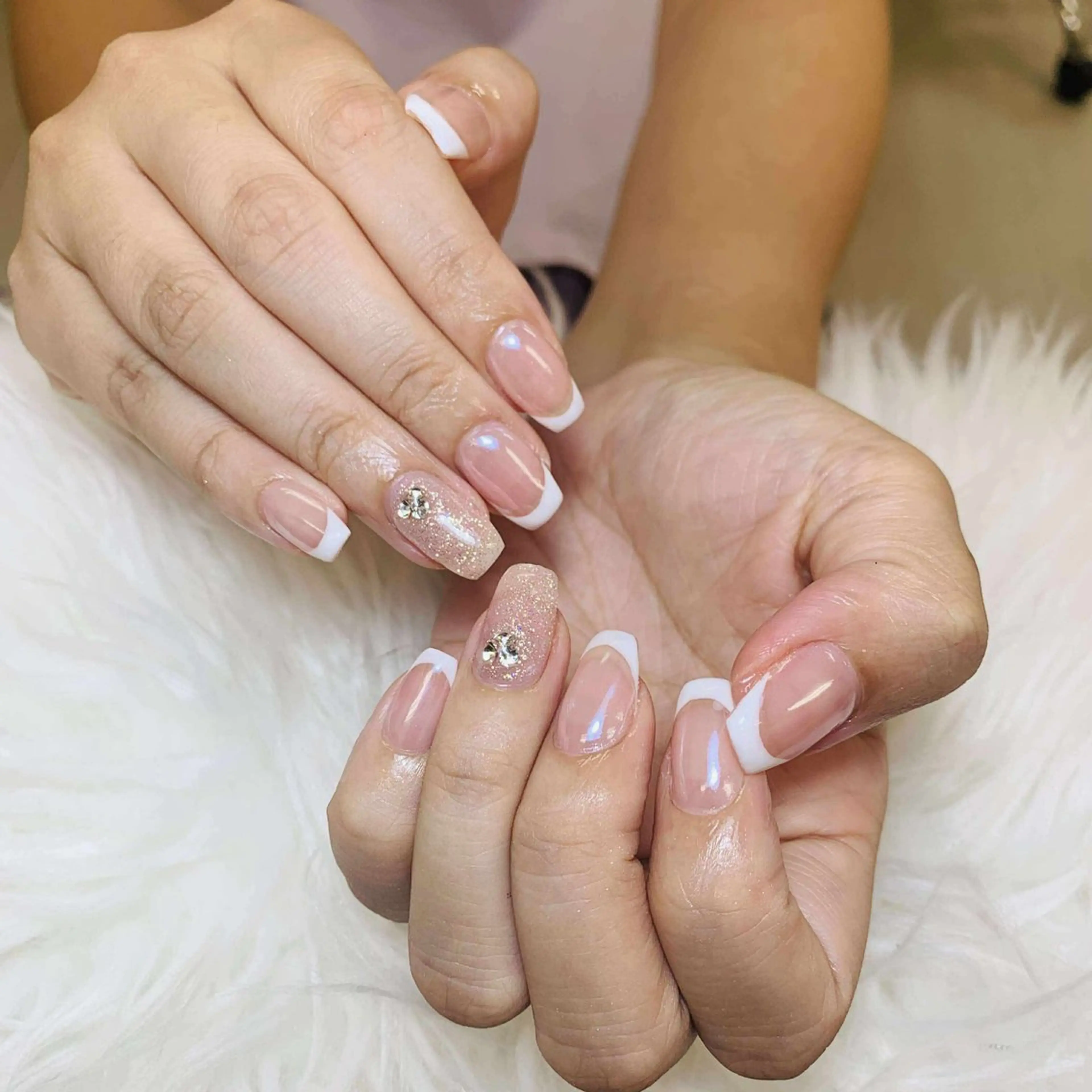 ネイル チークネイル 長さ出し フレンチネイル ジェルネイル ガラスフレンチ ハンドネイル anh nail anne🤍のネイルデザイン