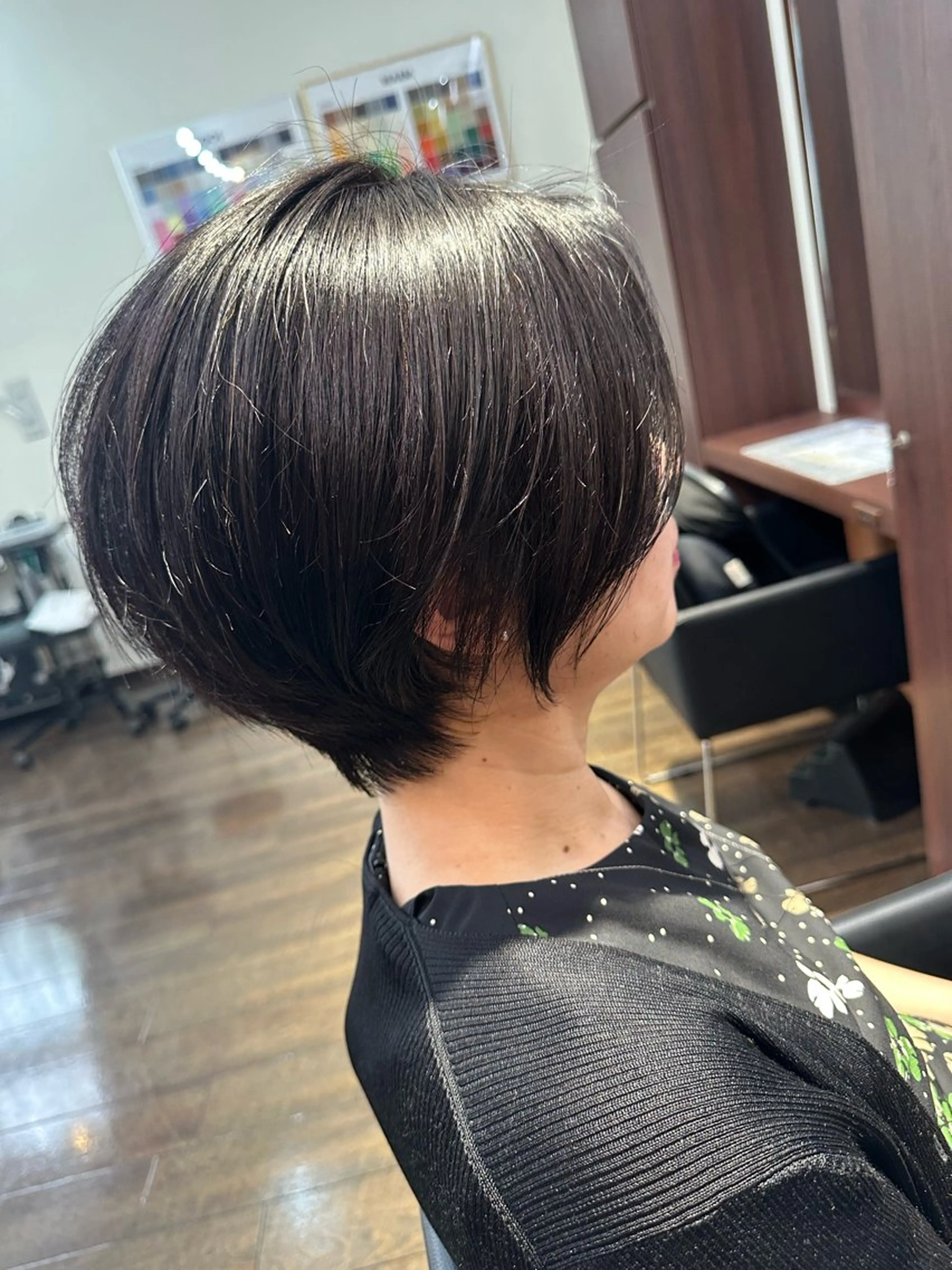 ショート カラー ヘアカラー CURE 朱梨のネイルデザイン