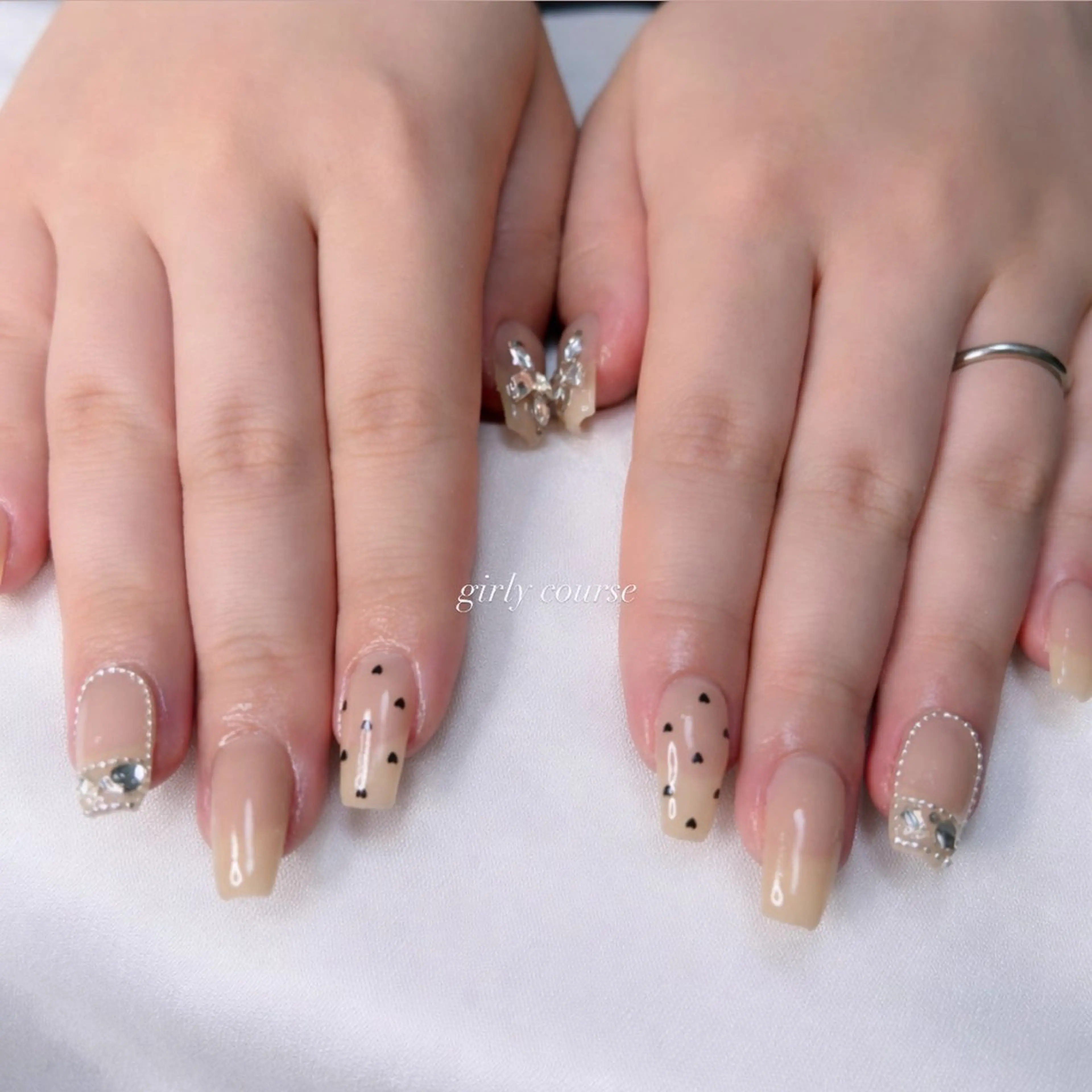 セミロング ハンドネイル soin.nail aiのネイルデザイン