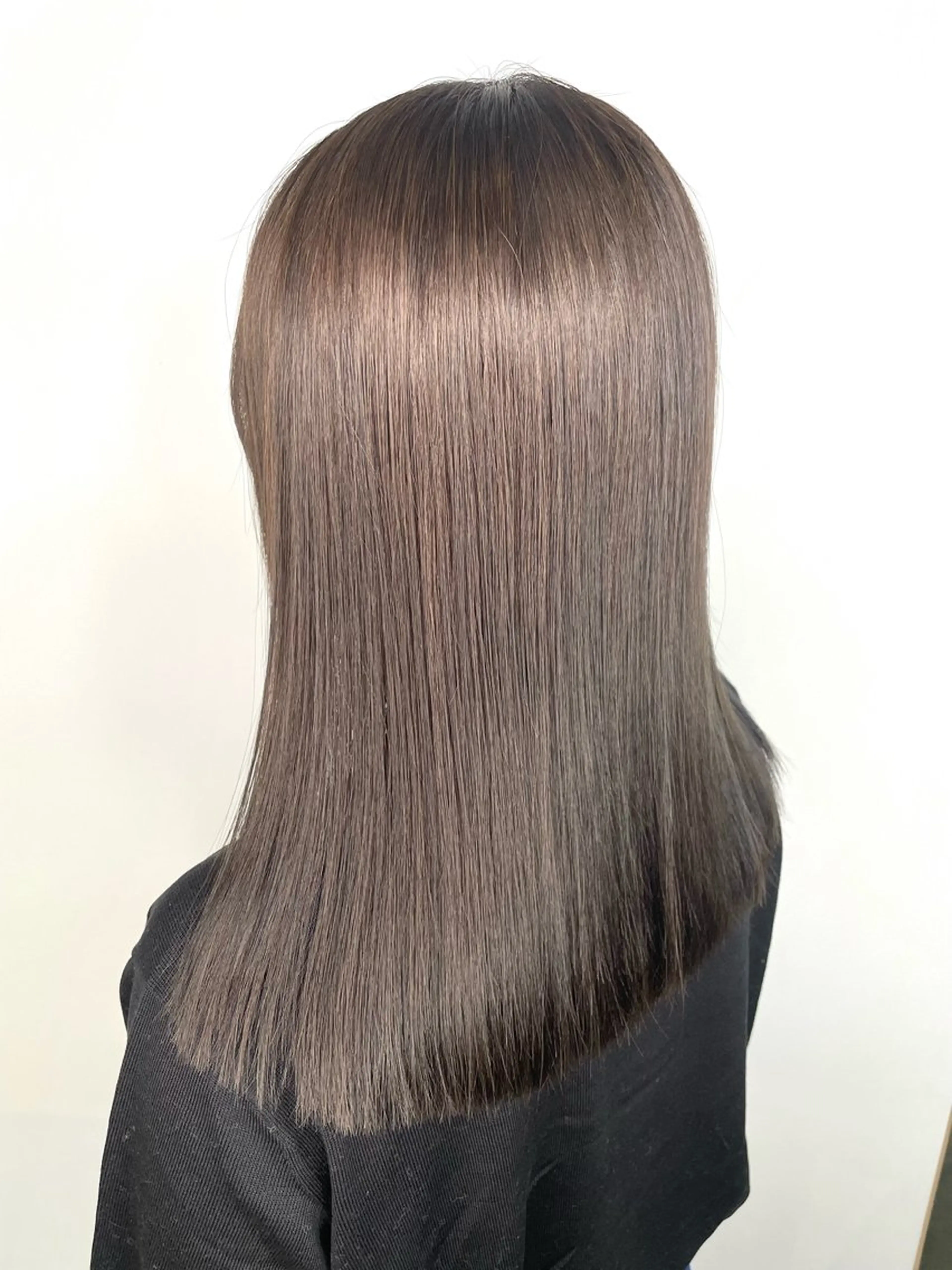 セミロング カラー グレージュ 縮毛矯正 トリートメント ヘアカラー 縮毛矯正 トリートメント (h)wim rinのヘアスタイル