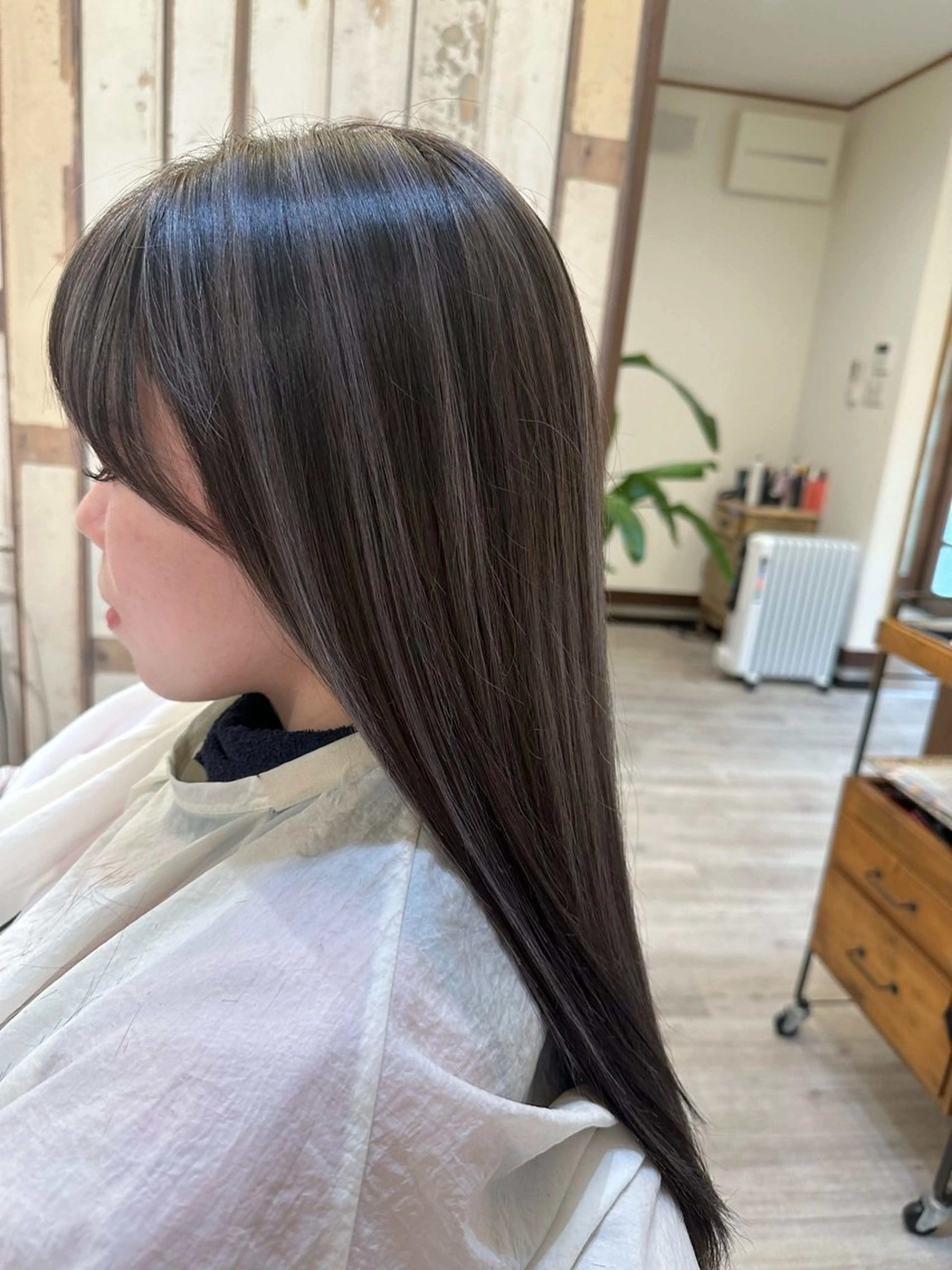 ロング ハイライト ヘアカラー 佐藤  真依のその他イメージ