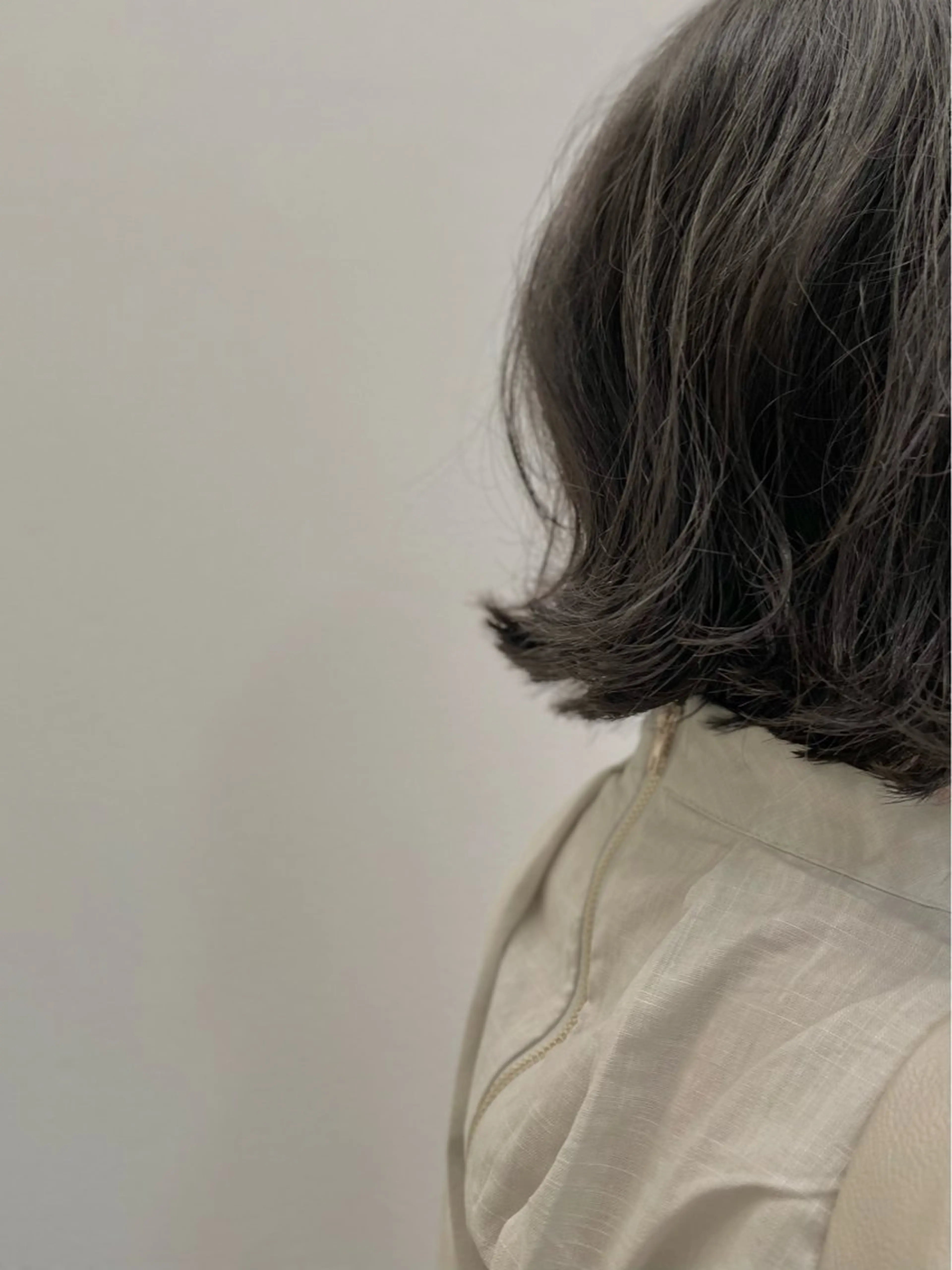 ショート カラー 切りっぱなしボブ バレイヤージュ ミストバング ブリーチ 透明感カラー カット ヘアカラー トリートメント 佐々木 達也のヘアスタイル