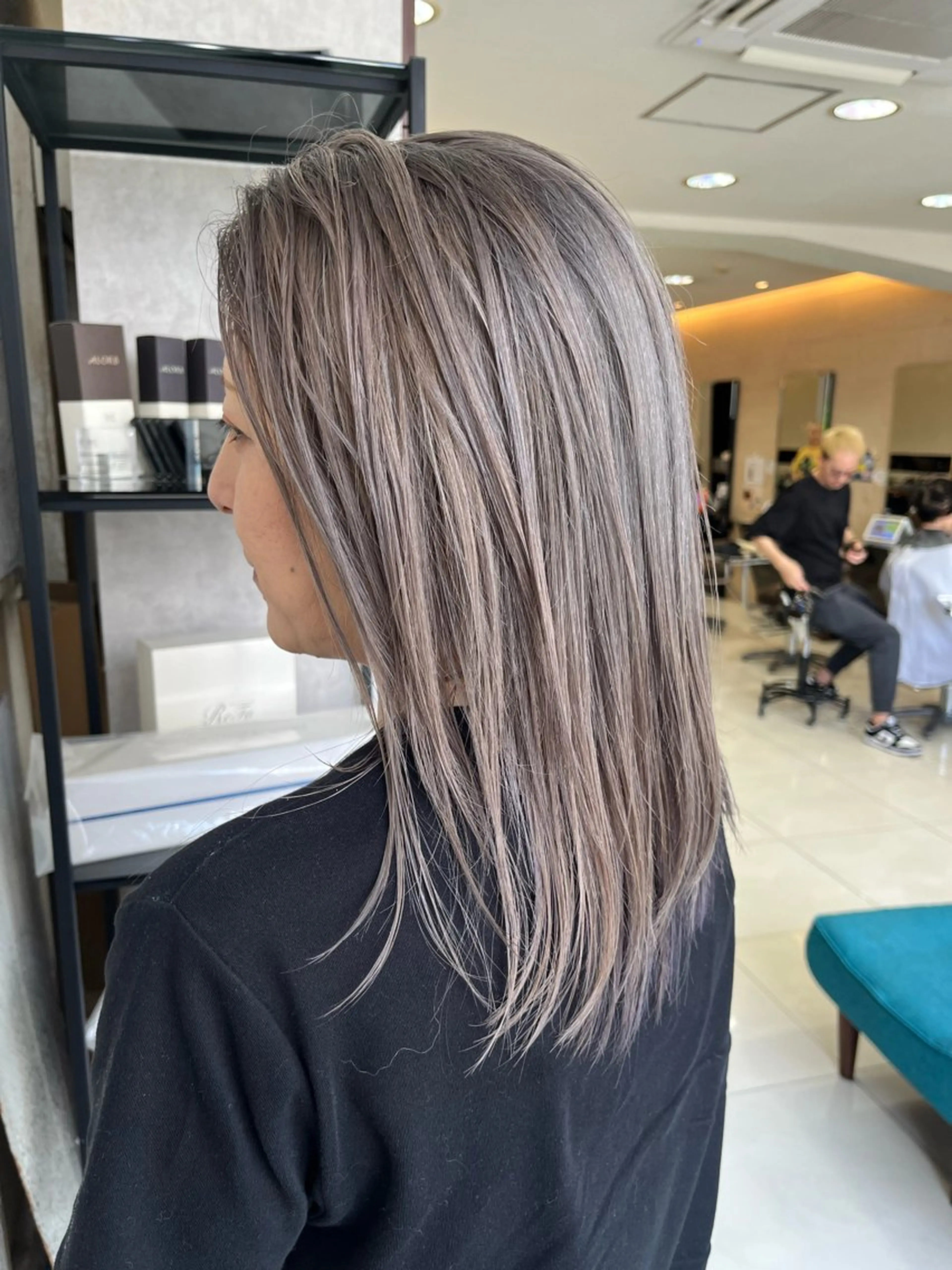 セミロング カラー ハイライトカラー ハイライト ハイライトカラー＆ ダブルカラー　田口のヘアスタイル