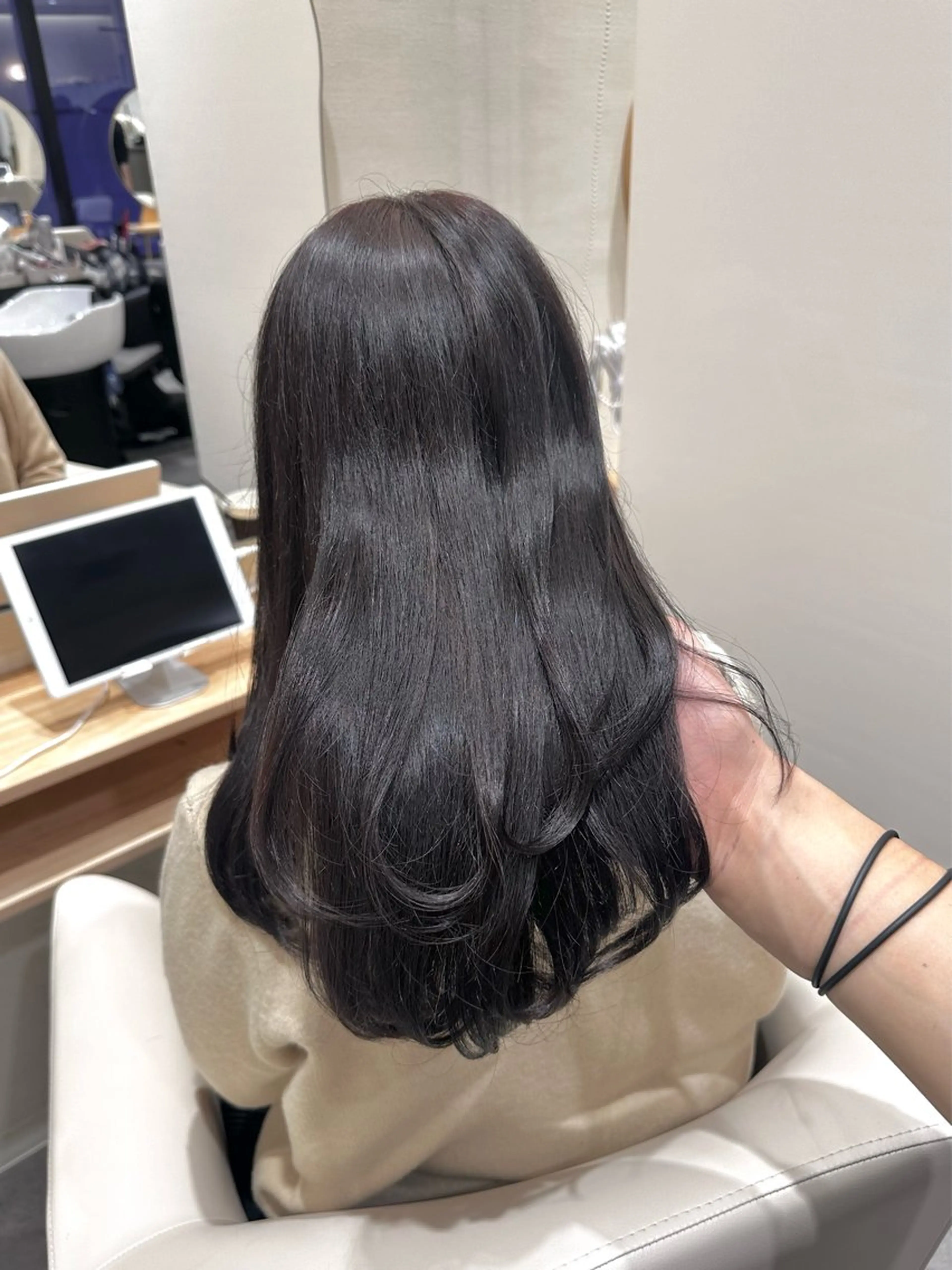 ロング カラー ブリーチ グレージュ ラベンダーカラー ラベンダーグレージュ ラベンダーグレー カット ヘアカラー トリートメント 矢野 晃平のヘアスタイル