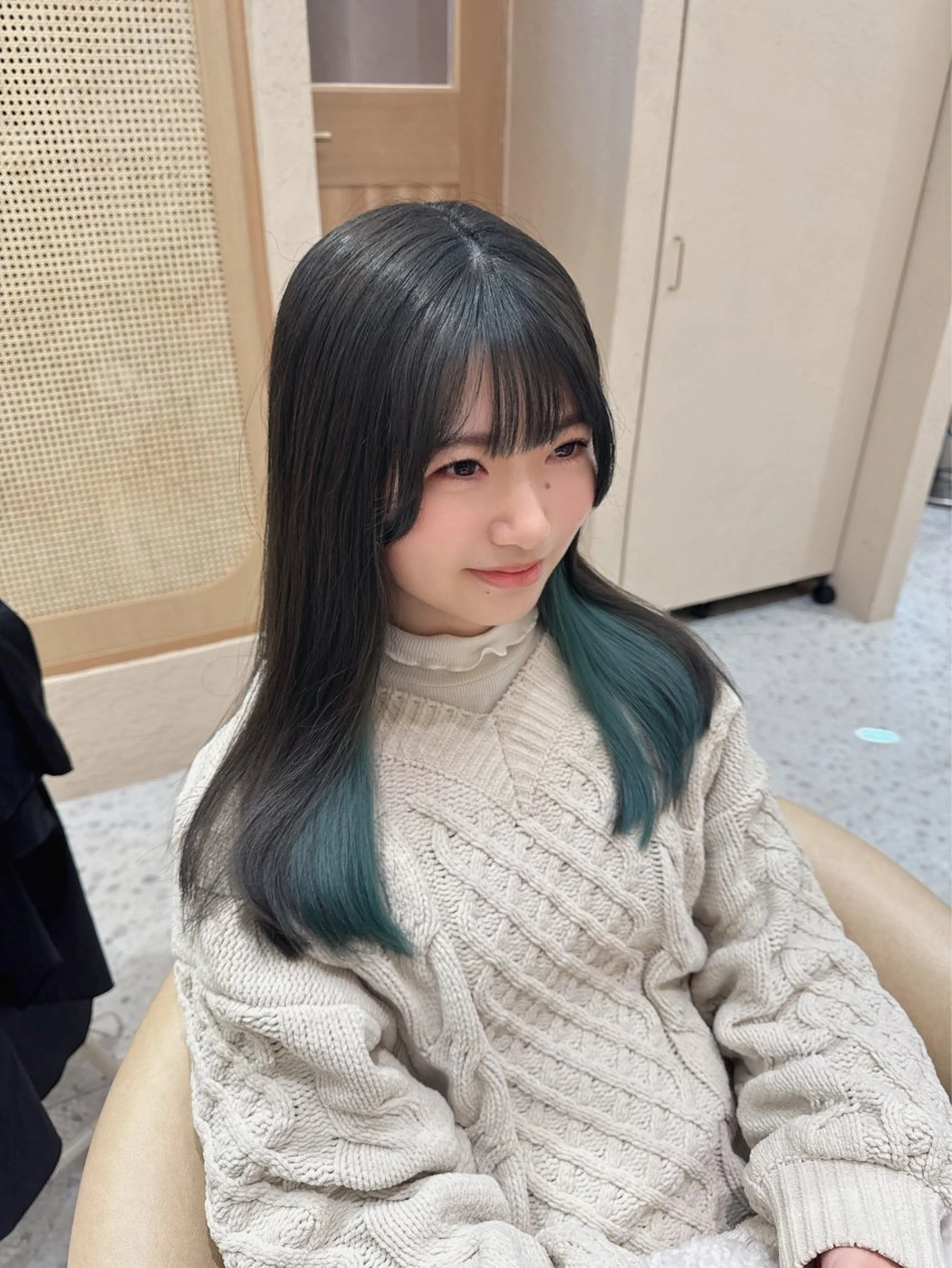 ミディアム カラー ブリーチ ケアブリーチ カット ヘアカラー トリートメント レイヤーカット/髪質 改善/矯正🤍吉田のヘアスタイル