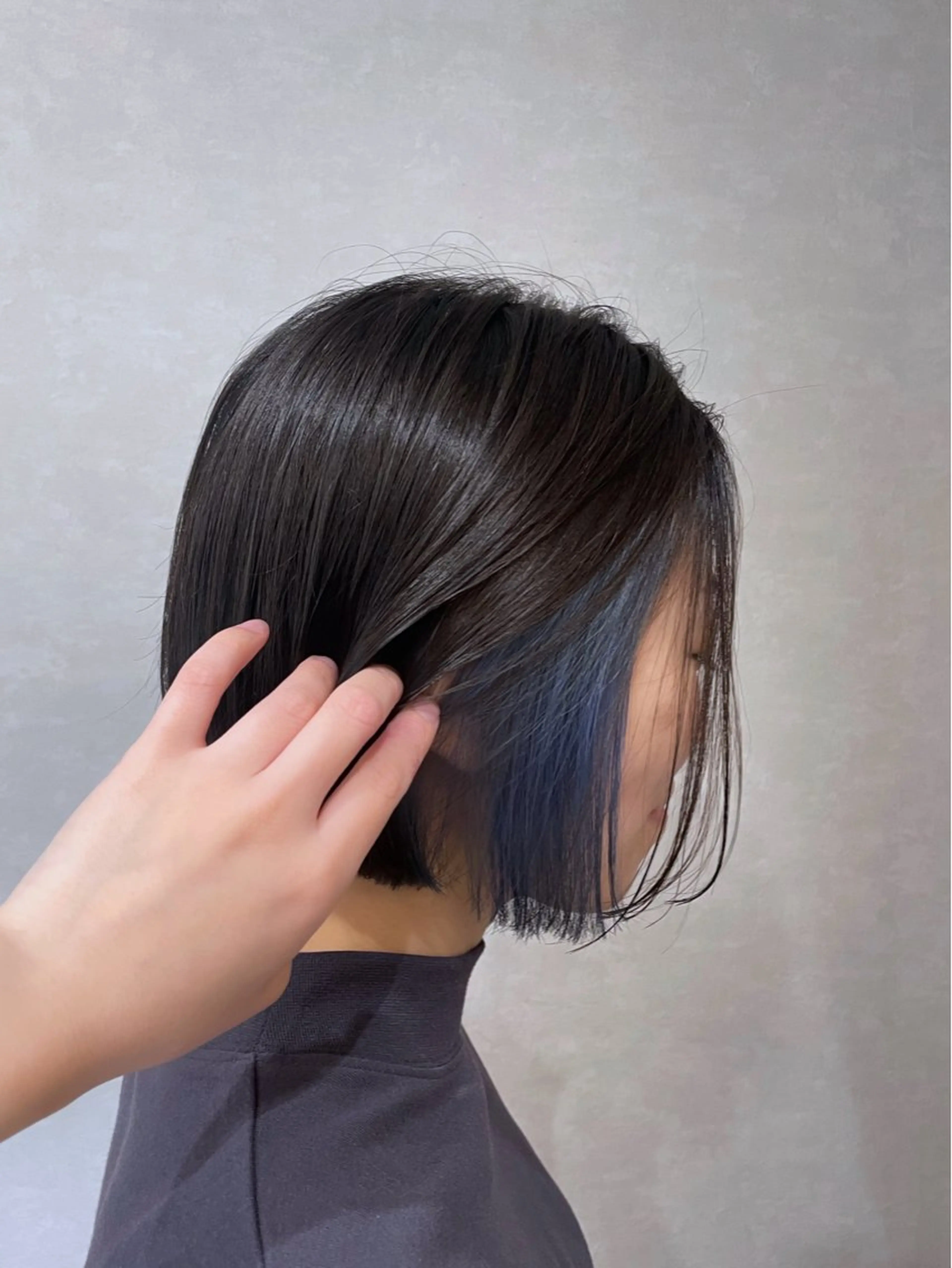 ショート カラー ブリーチ ブルーカラー インナーカラー 小川 泉美のヘアスタイル