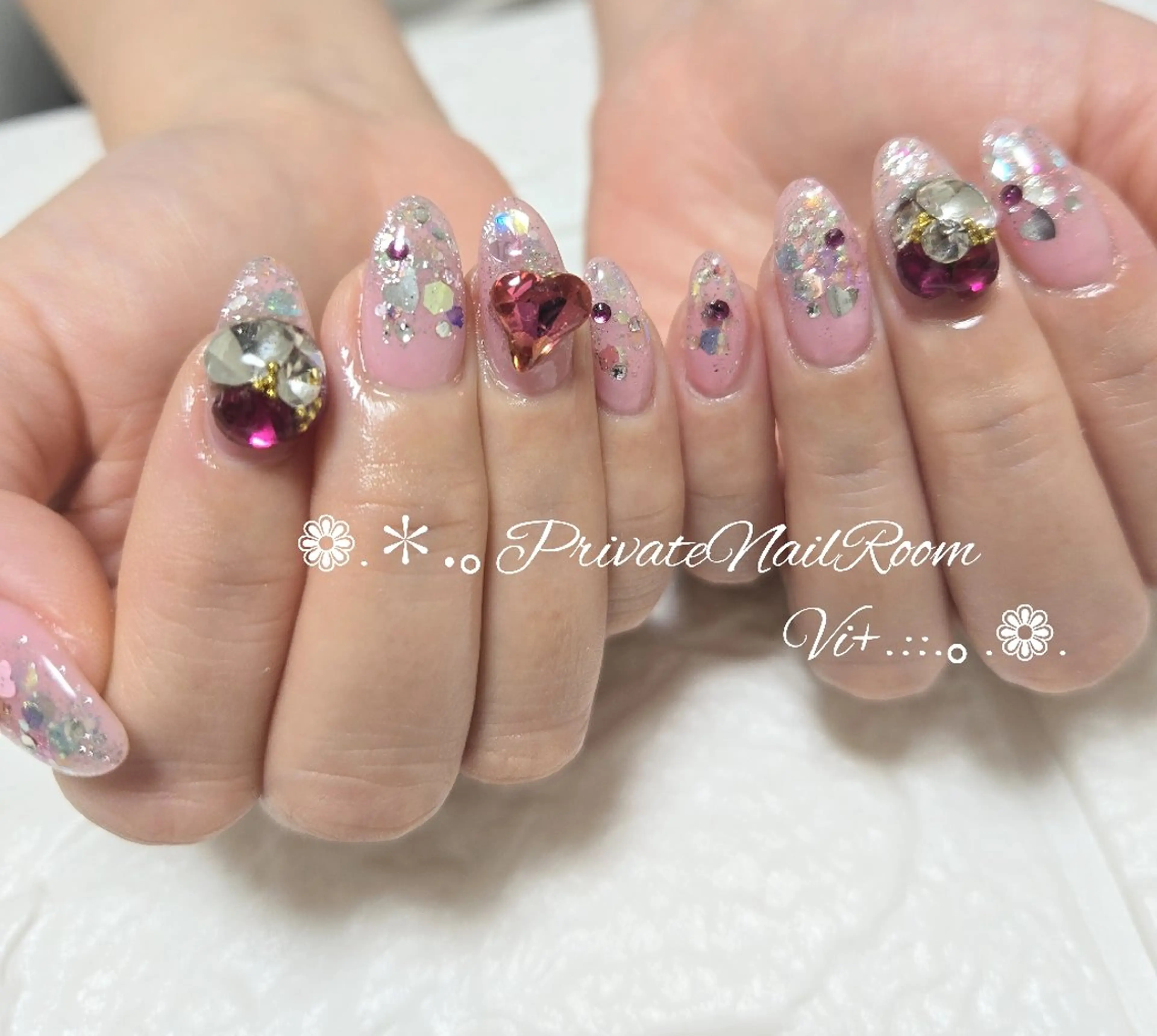 ネイル ハンドネイル Nail Room Vi+のネイルデザイン