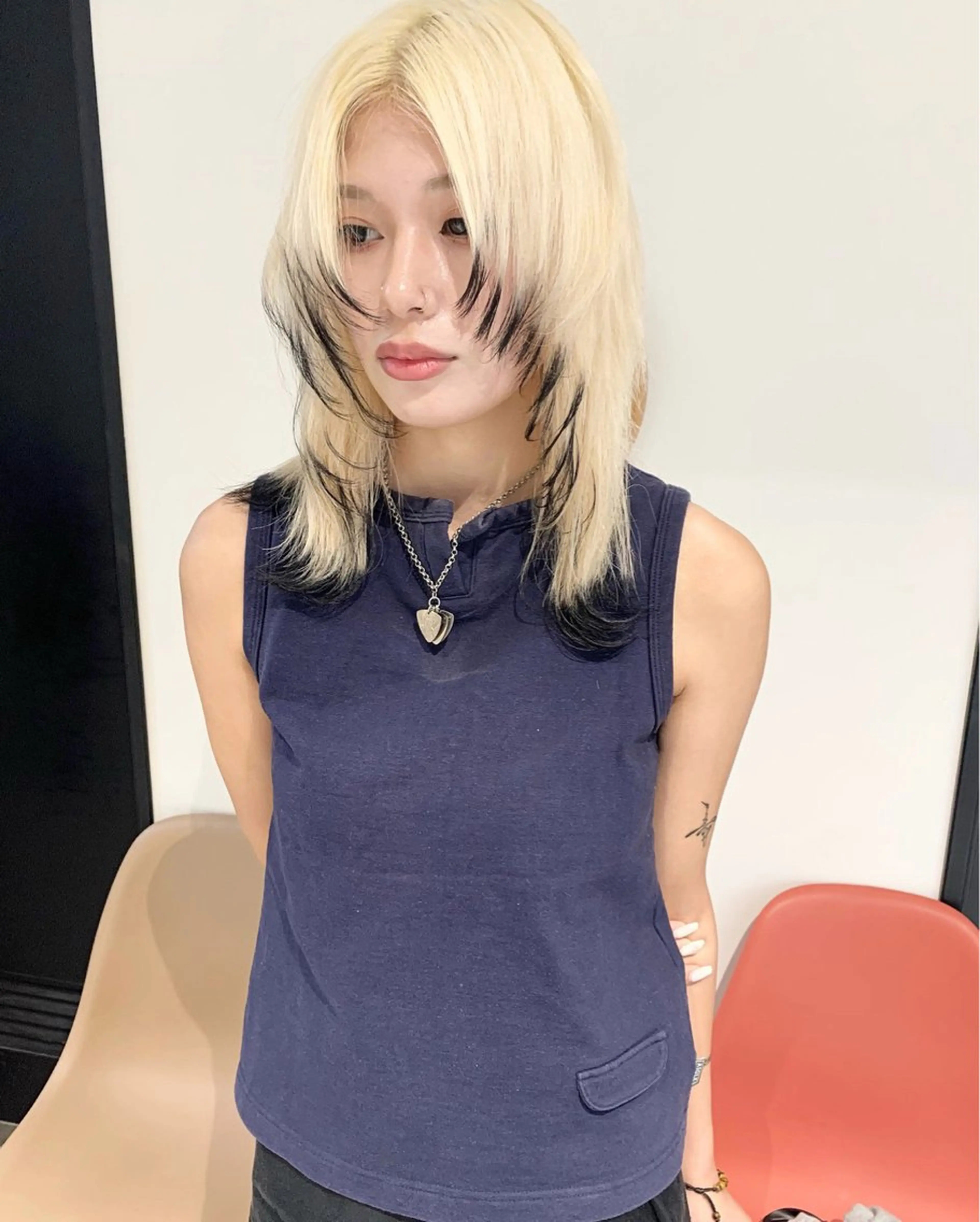 セミロング カラー kanta 梅田 韓国ハイトーンのヘアスタイル