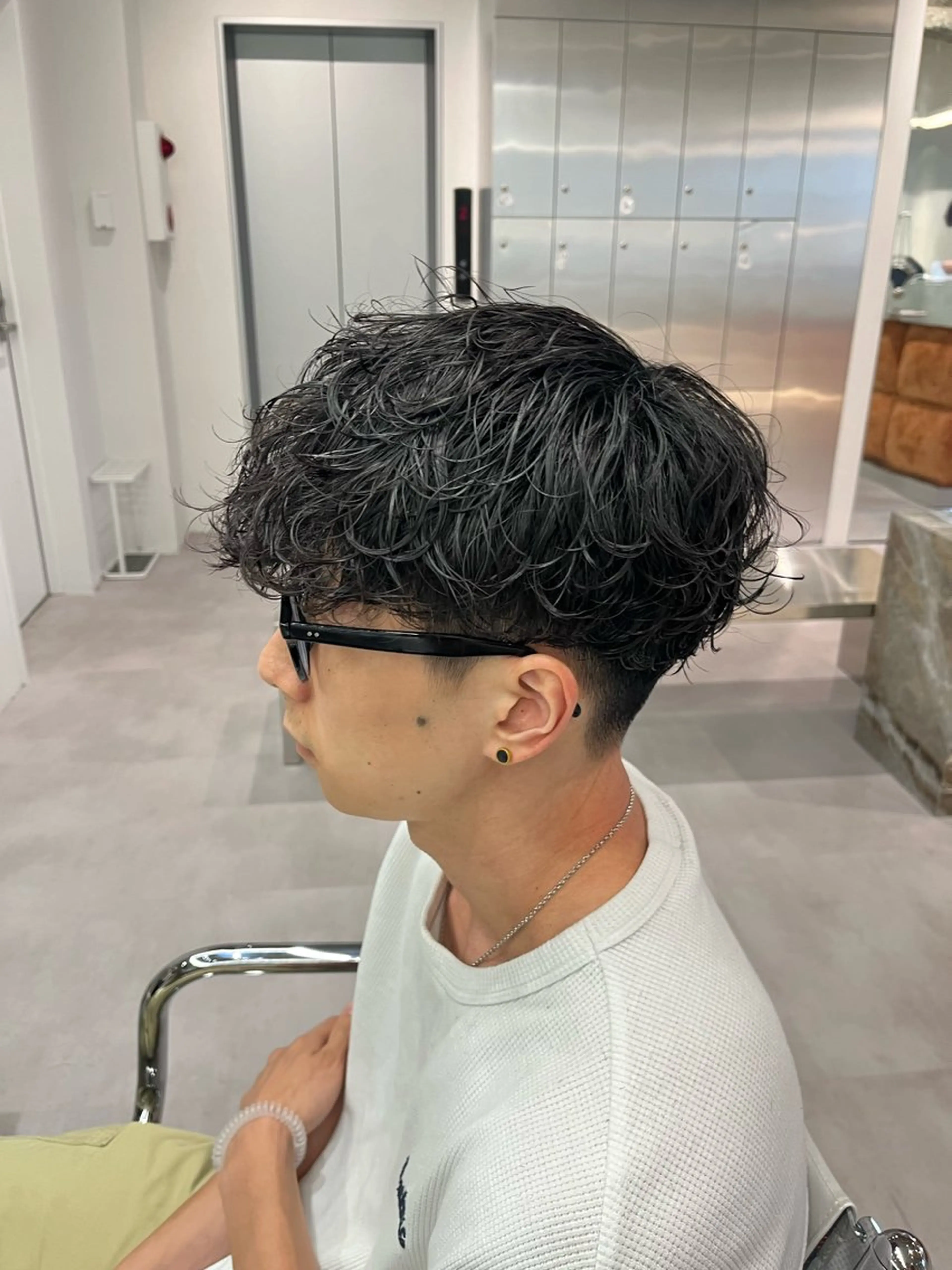 ショート パーマ メンズ ⚡メンズパーマフ ェードカットTomyのヘアスタイル