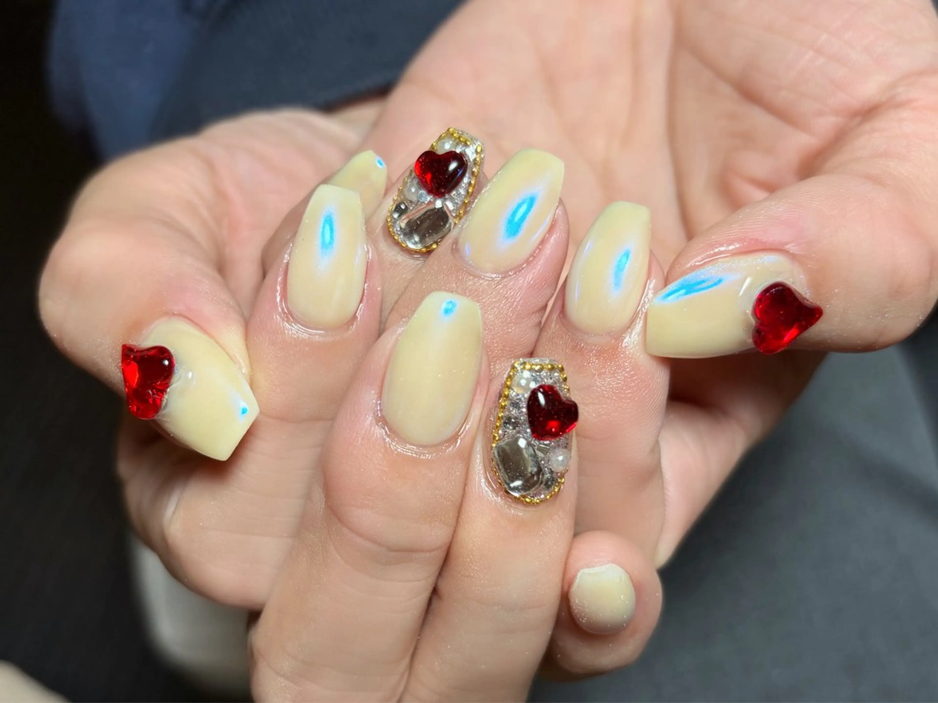 ネイル オーロラネイル 長さ出し フレンチネイル ジェルネイル ガラスフレンチ ハンドネイル Rela・S NAILのネイルデザイン