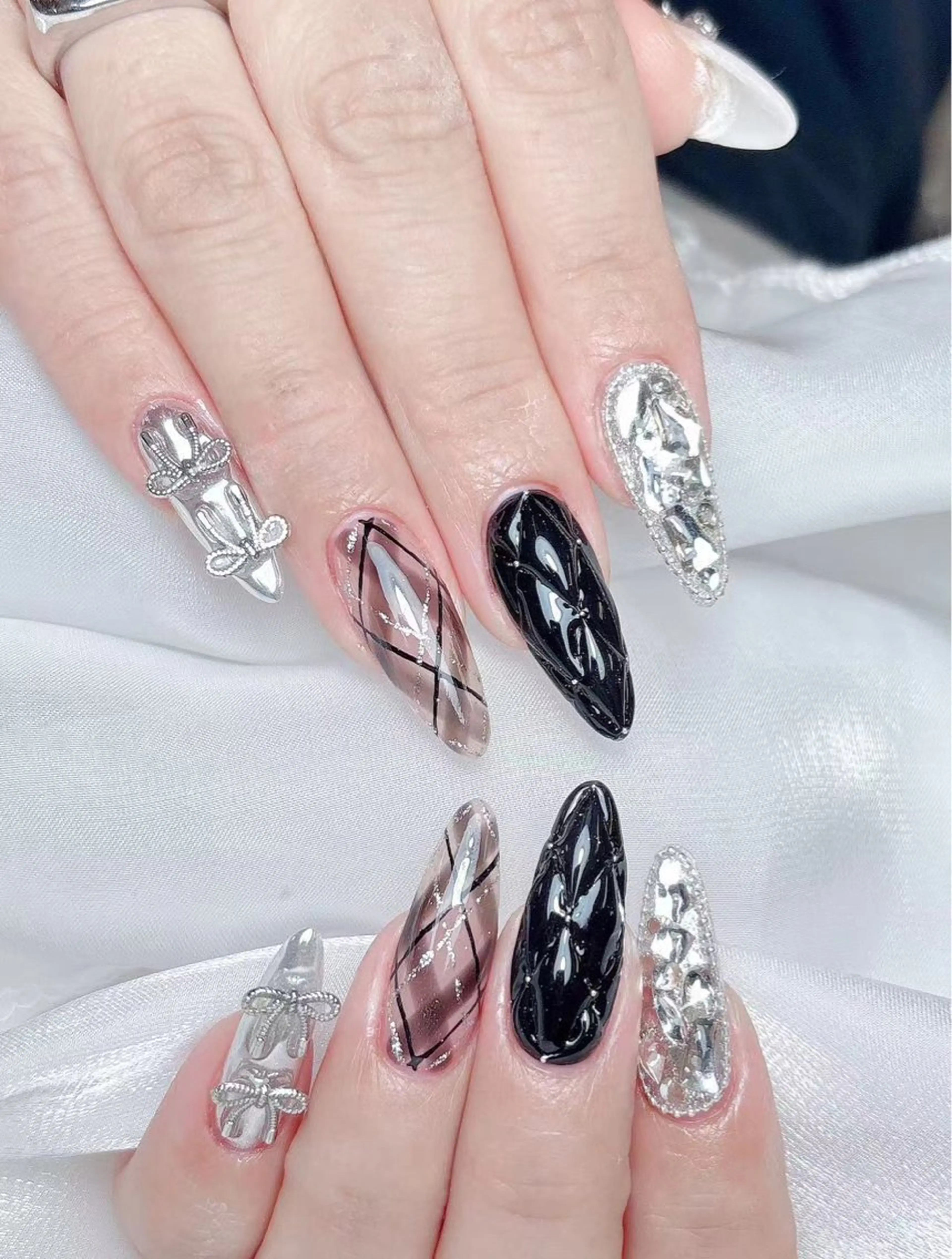 ネイル 🎀Ｍ nails✨ ビューティーのネイルデザイン