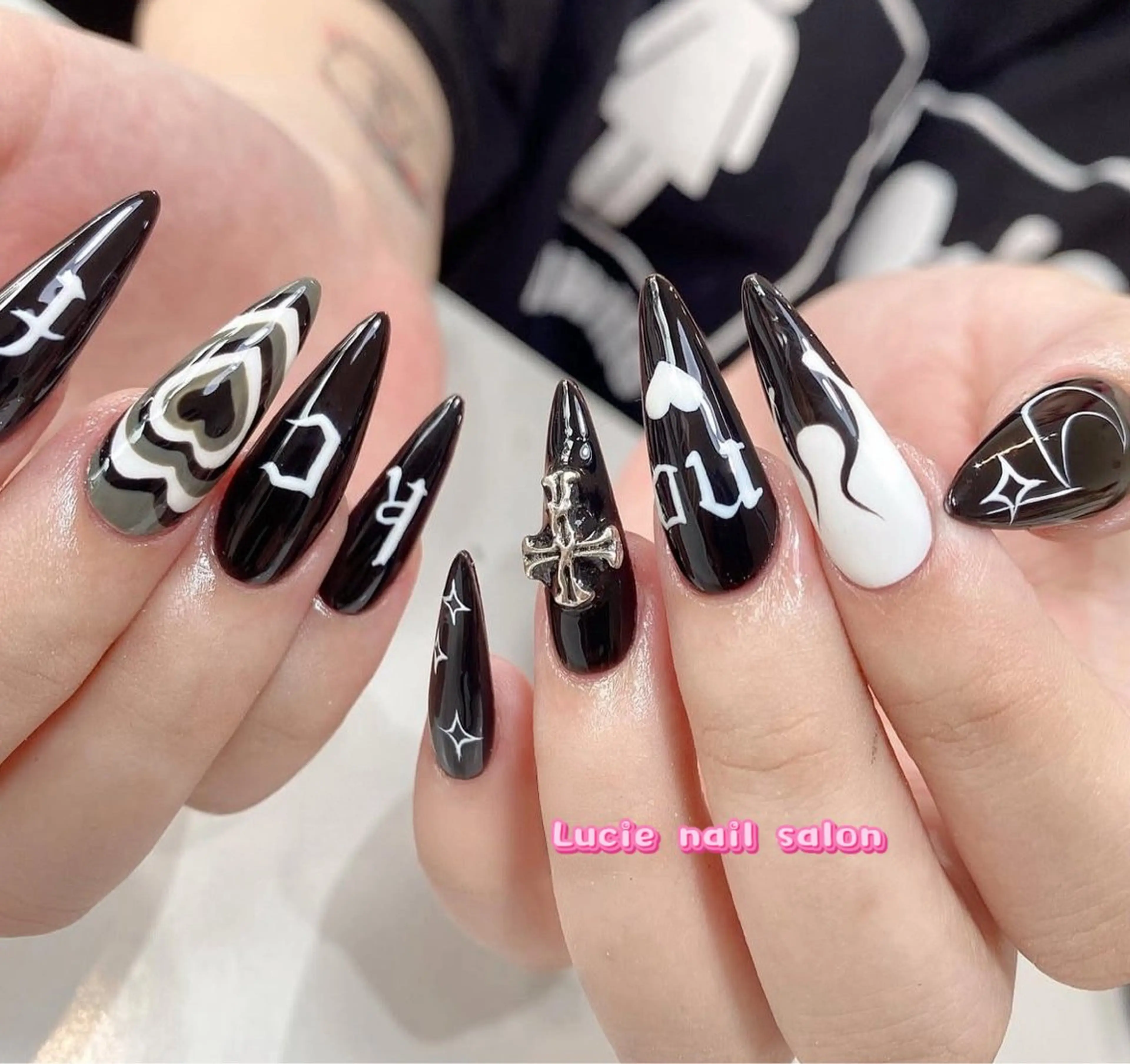 ネイル フレンチネイル ジェルネイル グラデーション 持ち込み オフィスネイル ハンドネイル LUCIE NAILのネイルデザイン